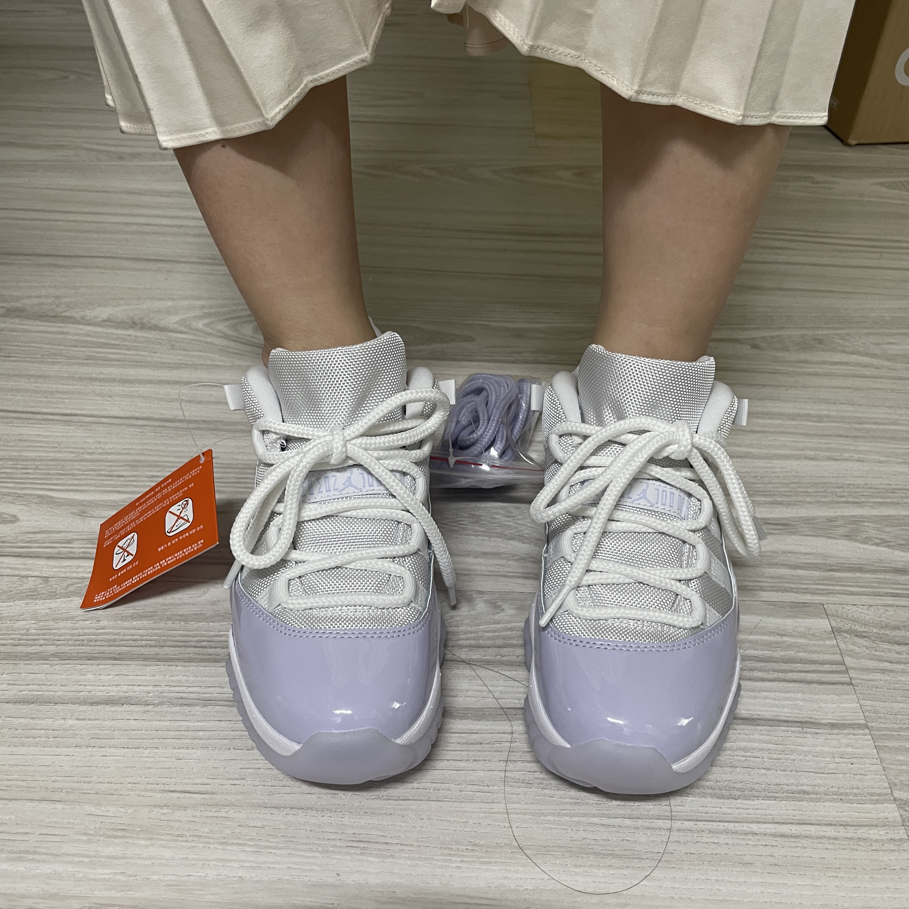 (W) Jordan 11 Retro Low Pure Violet 착용 스타일 - 1