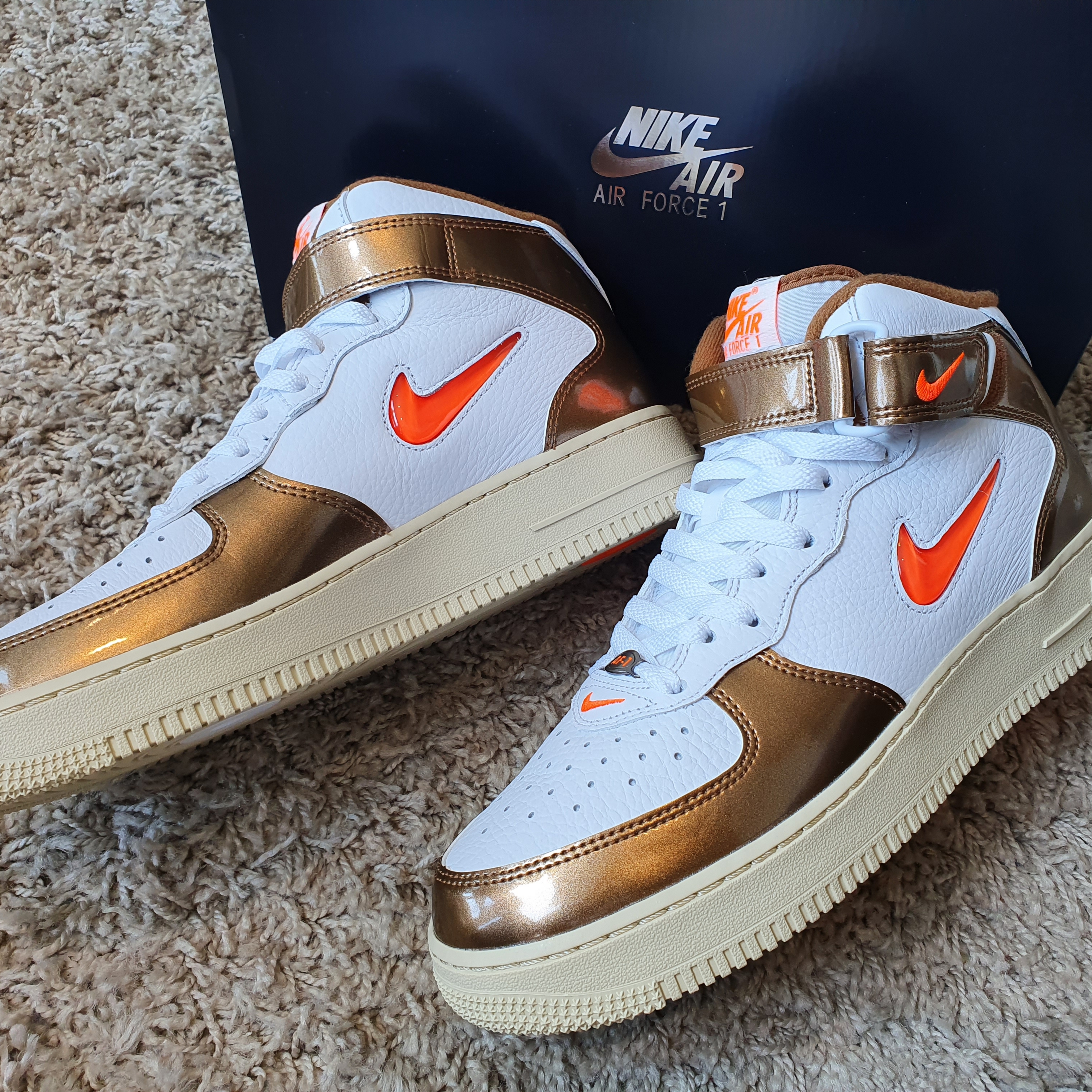 Nike Air Force 1 Mid QS Ale Brown 착용 스타일