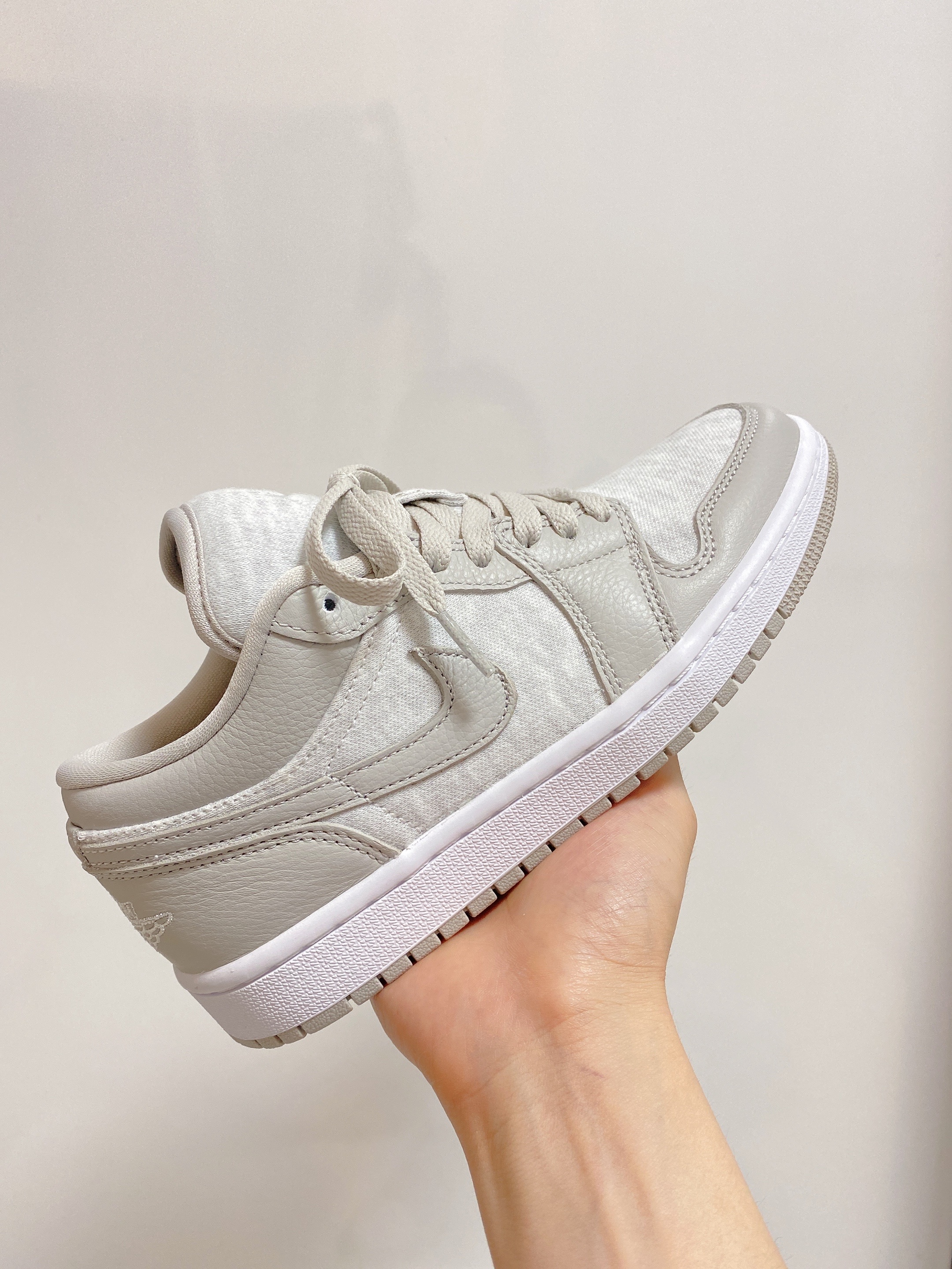 (W) Jordan 1 Low SE Light Iron Ore Atmosphere 착용 스타일
