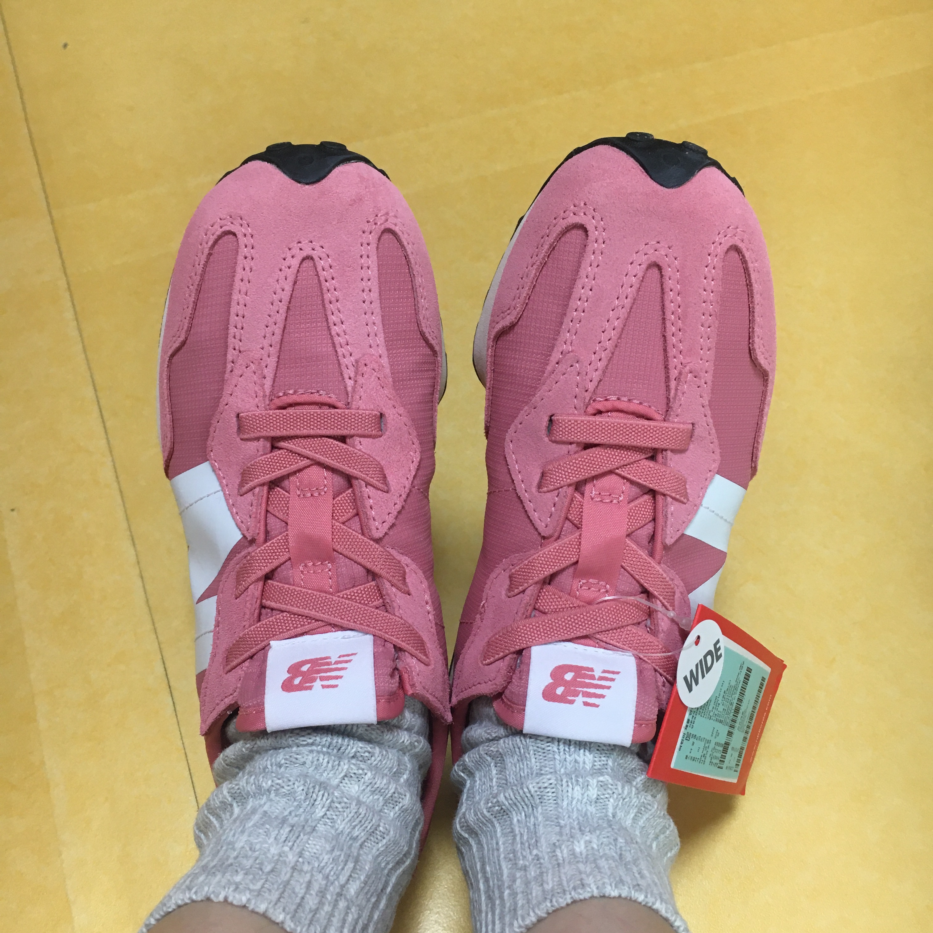(PS) New Balance 327 Pink - W Wide 착용 스타일 - 2