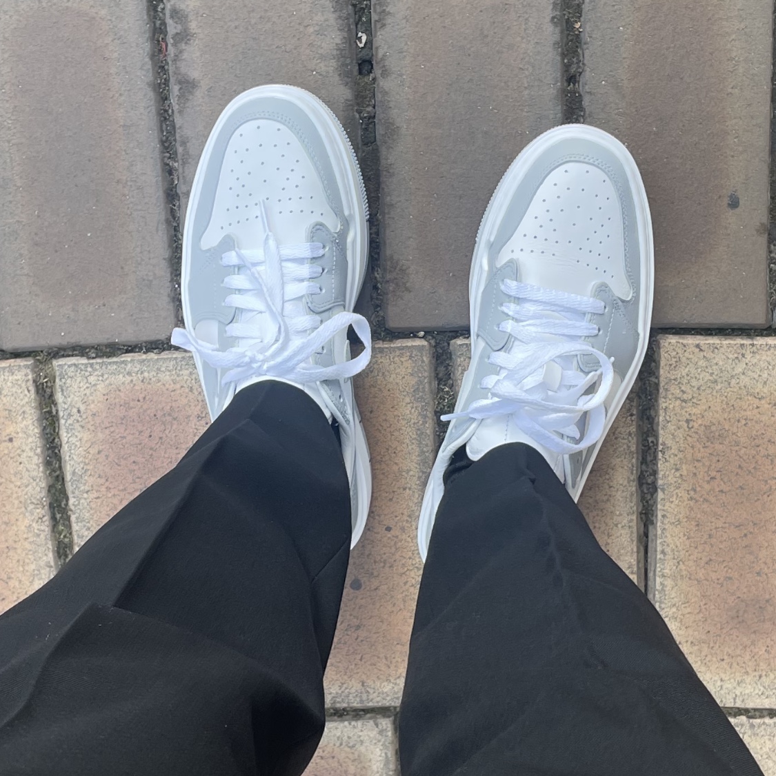 (W) Jordan 1 Elevate Low White and Wolf Grey 착용 스타일