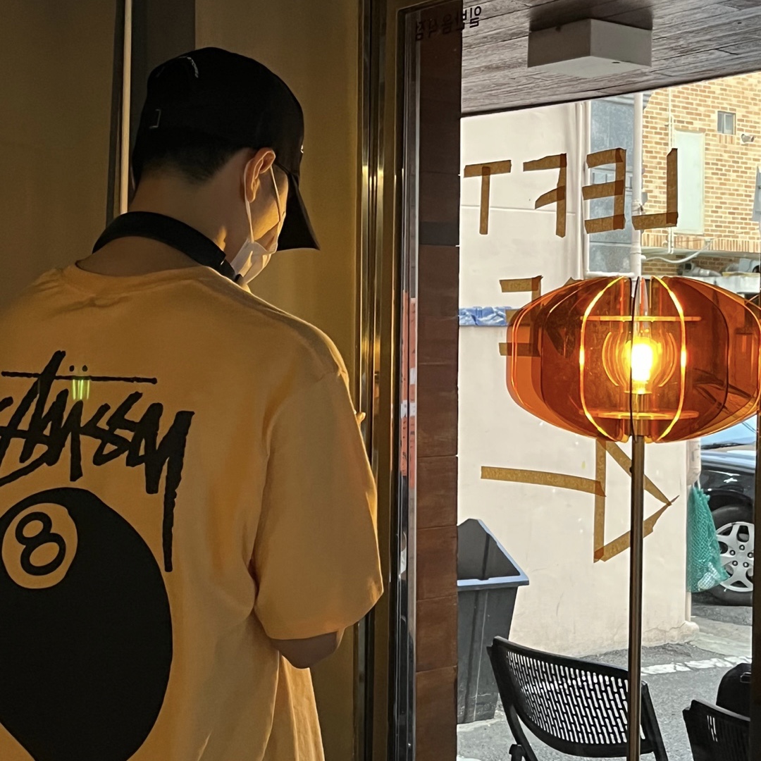 Nike Moon Racer Monarch, Stussy 8 Ball T-Shirt Peach - 21SS 착용 스타일 - 2