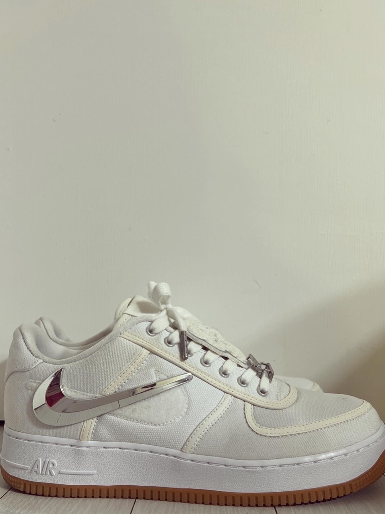 Nike x Travis Scott Air Force 1 Low White 착용 스타일 - 3