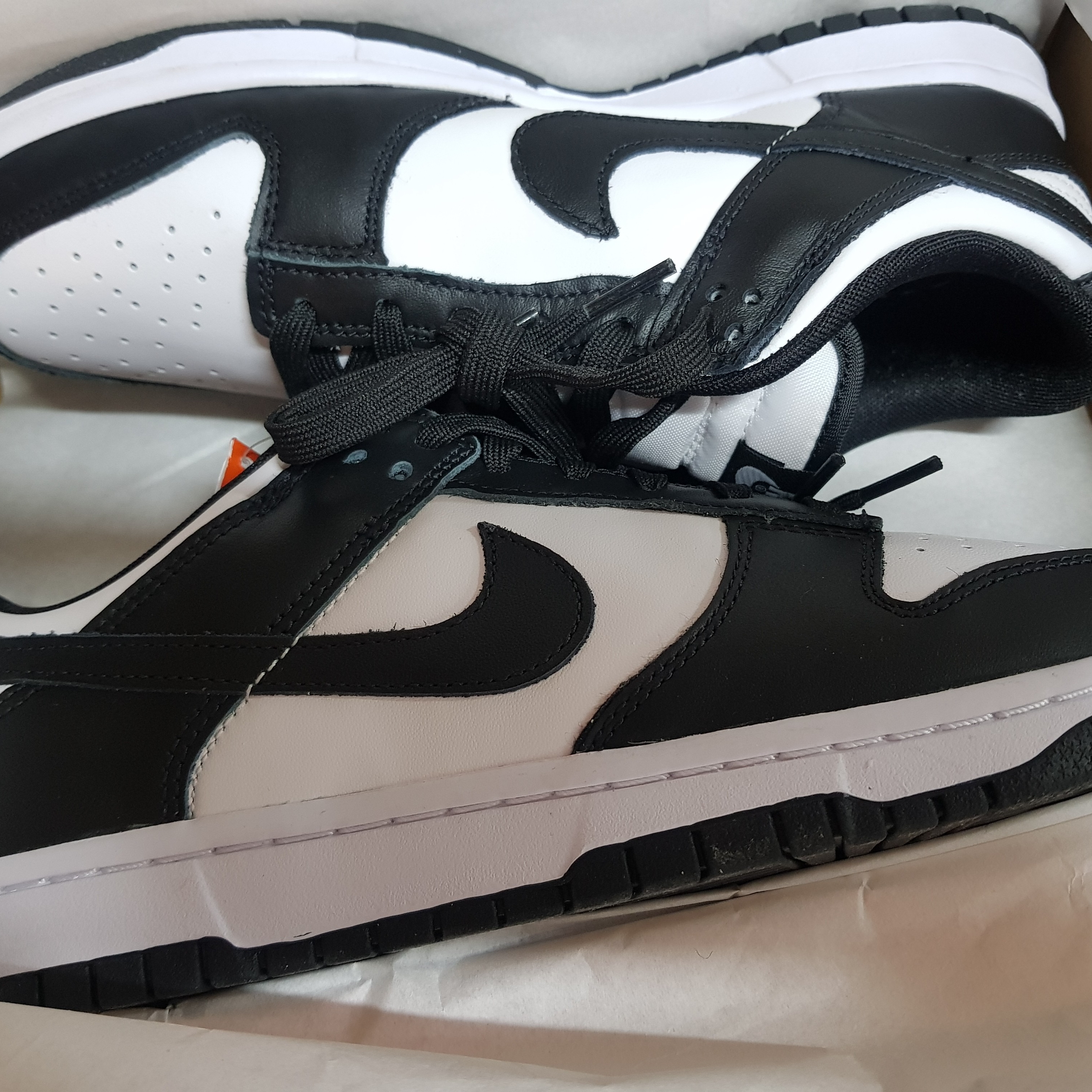 Nike Dunk Low Retro Black 착용 스타일 - 1