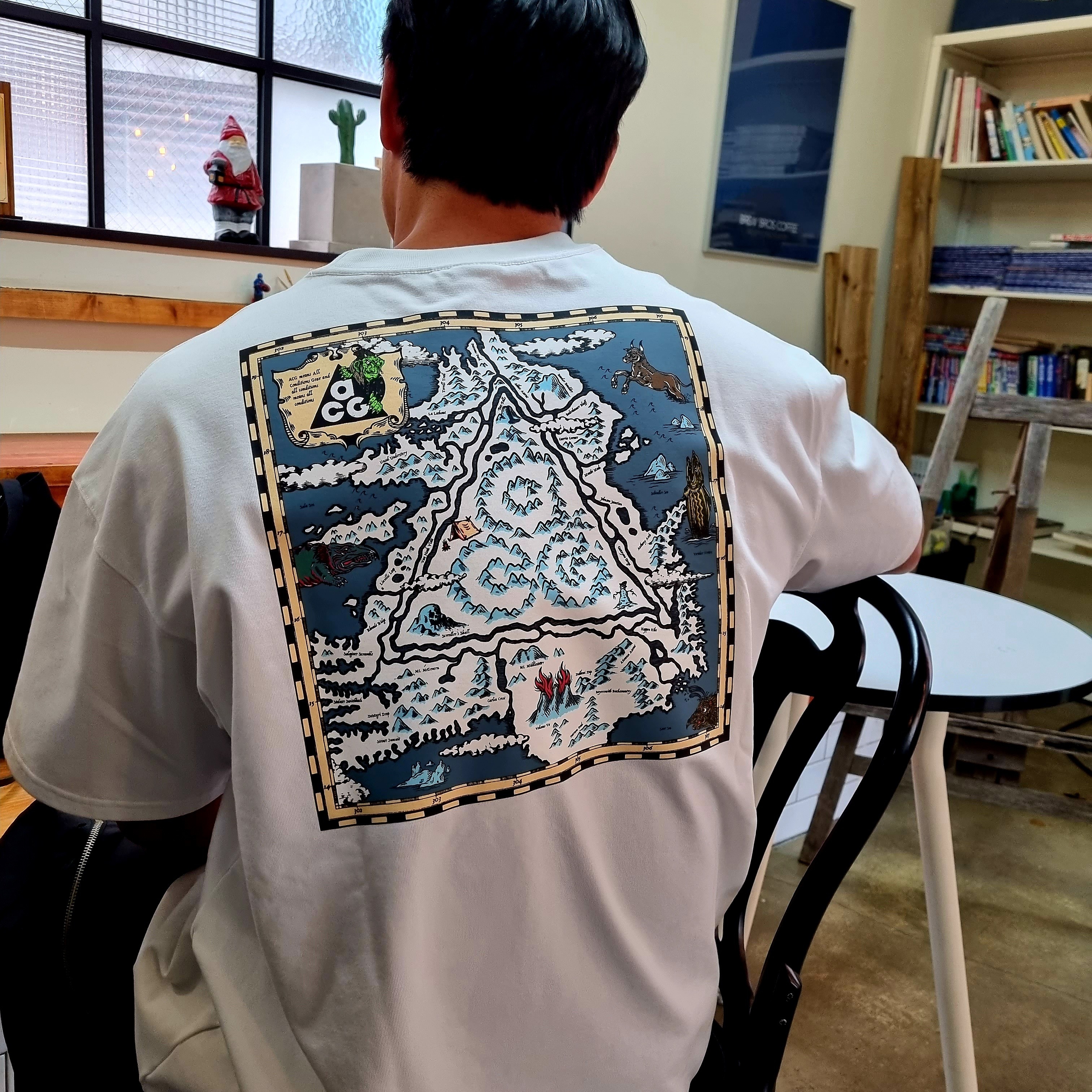 Nike ACG Iceland Map T-Shirt Summit White - US/EU 착용 스타일 - 2