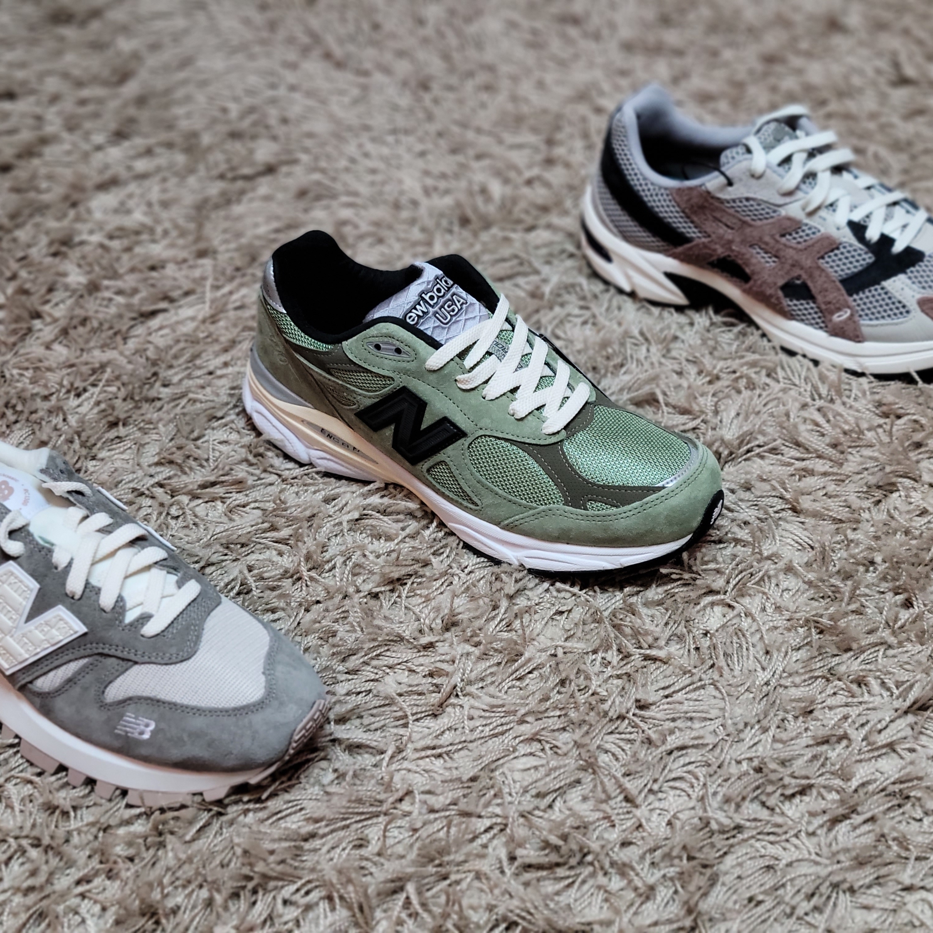 New Balance x JJJJound 990v3 Olive, Asics x Hal Studios Gel-1130 Smoke Grey 착용 스타일