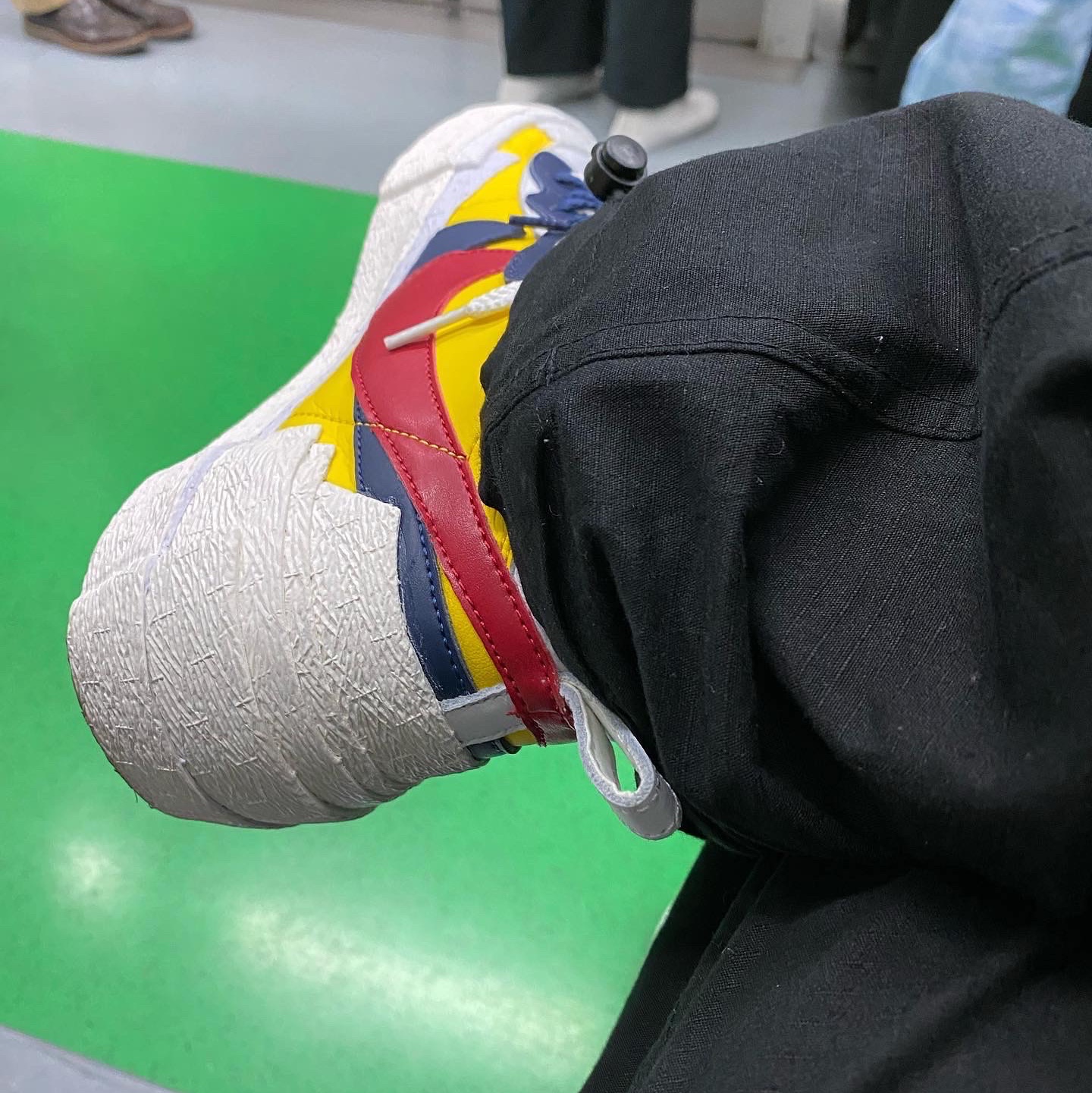 Nike x Sacai Blazer Mid Snow Beach 착용 스타일 - 3