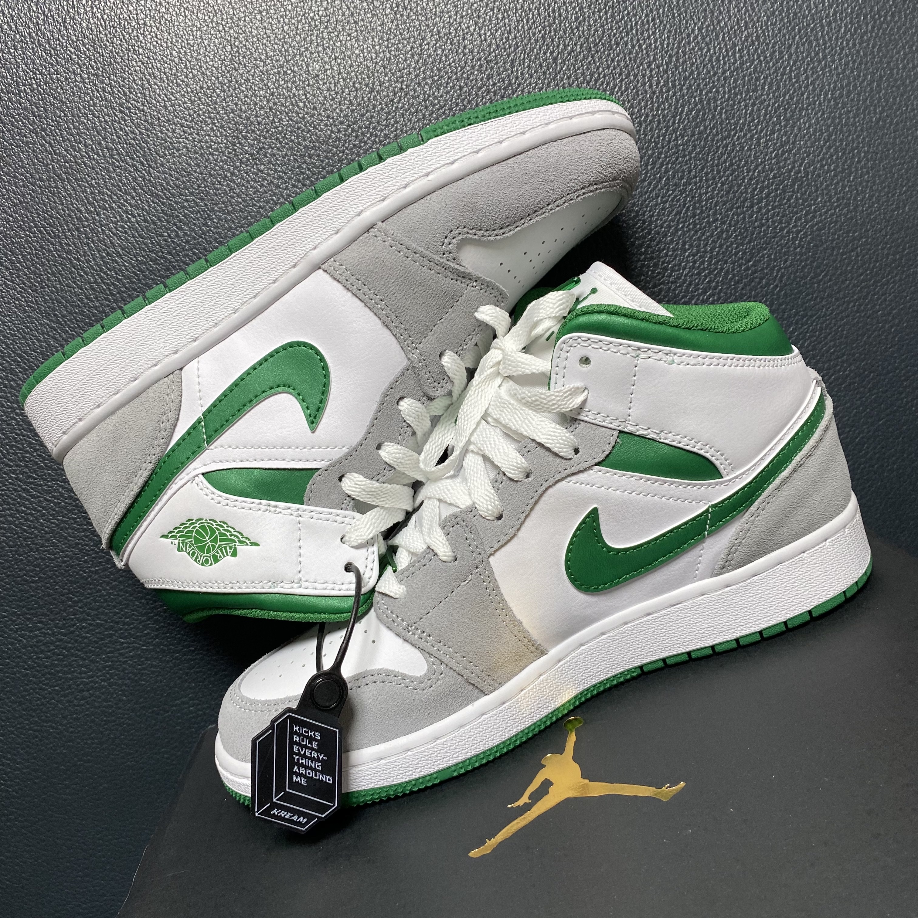 (GS) Jordan 1 Mid SE Pine Green Light Smoke Grey, Jordan 1 Mid SE Pine Green Light Smoke Grey 착용 스타일 - 4