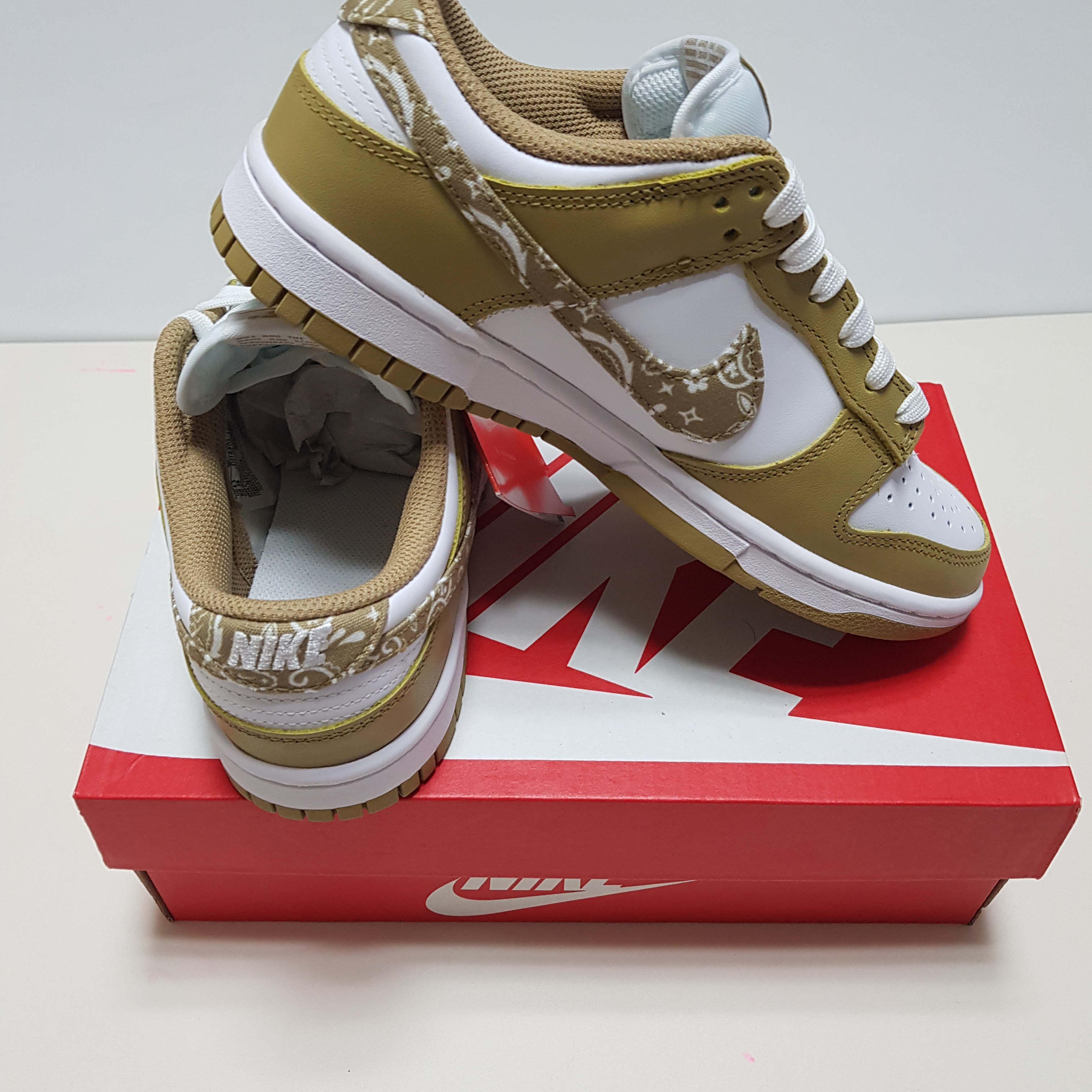 (W) Nike Dunk Low Essential Barley Paisley 착용 스타일 - 2