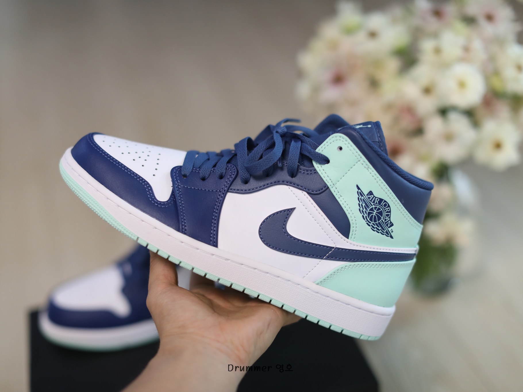 Jordan 1 Mid Blue Mint 착용 스타일 - 2