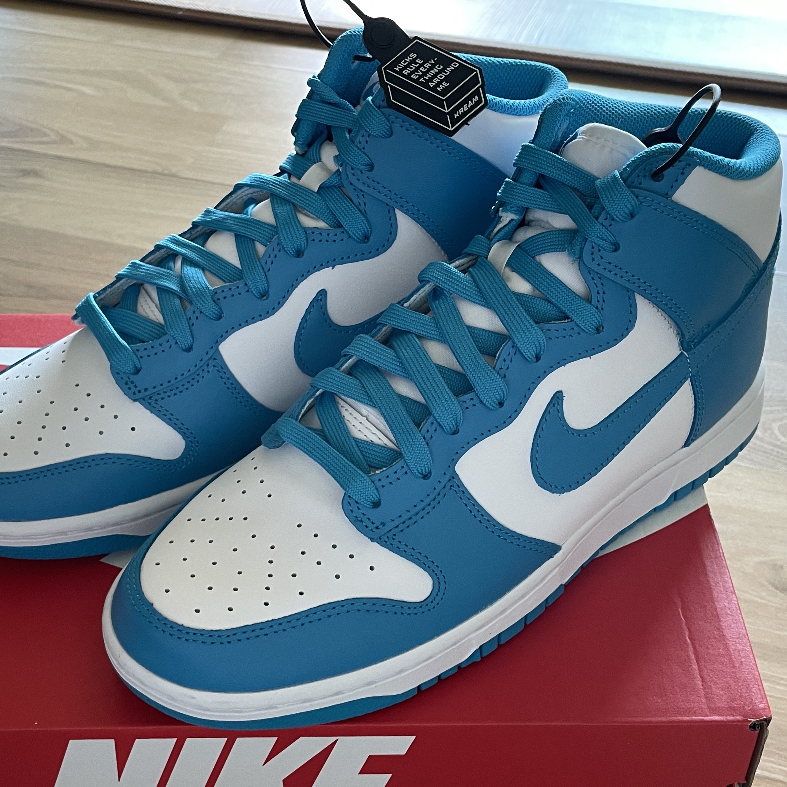 Nike Dunk High Retro Championship Blue 착용 스타일 - 1