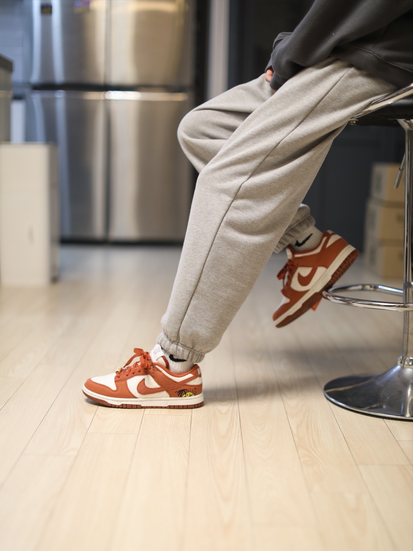 (W) Nike Dunk Low SE Sun Club Burnt Sunrise 착용 스타일 - 2