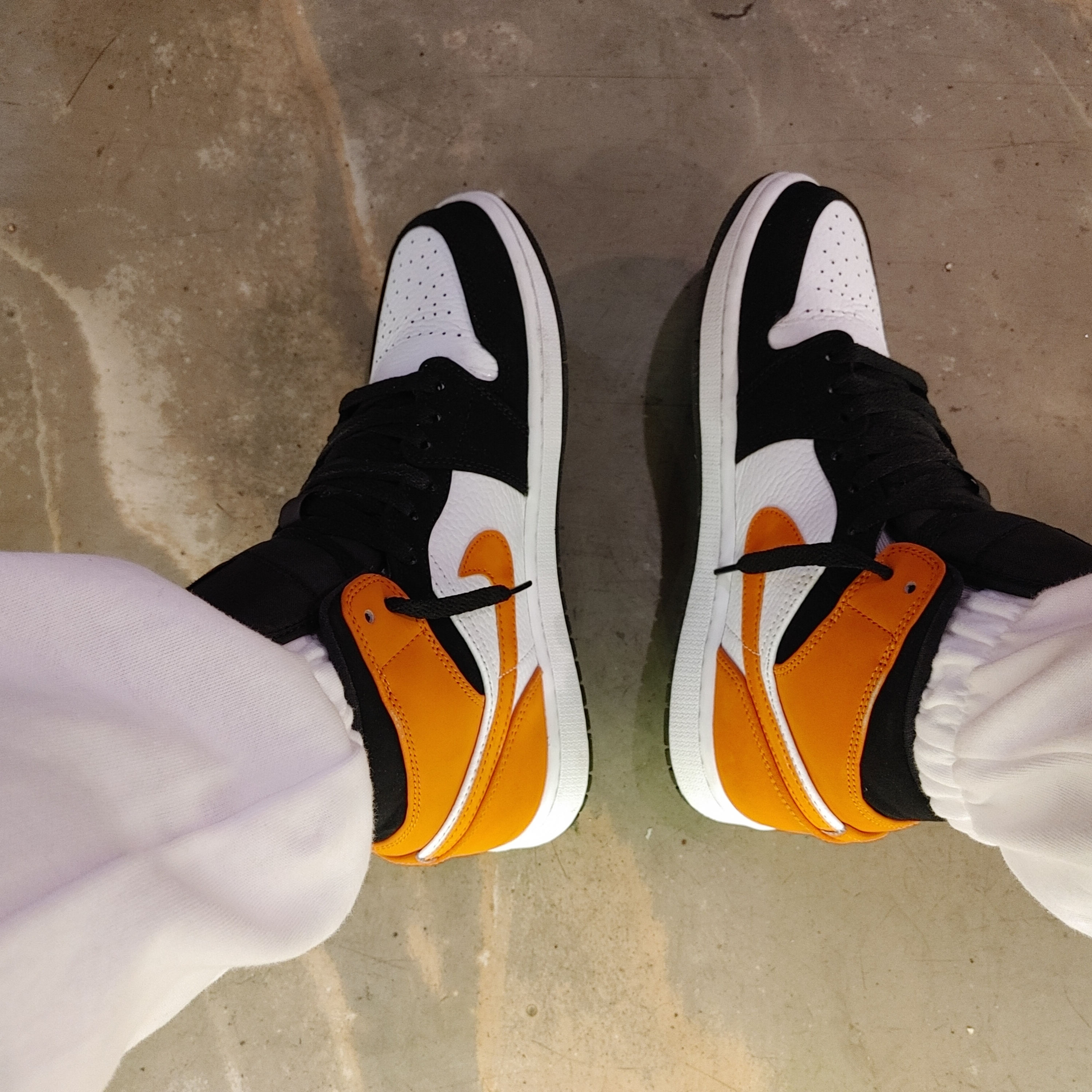 Jordan 1 Mid Shattered Backboard 착용 스타일 - 2