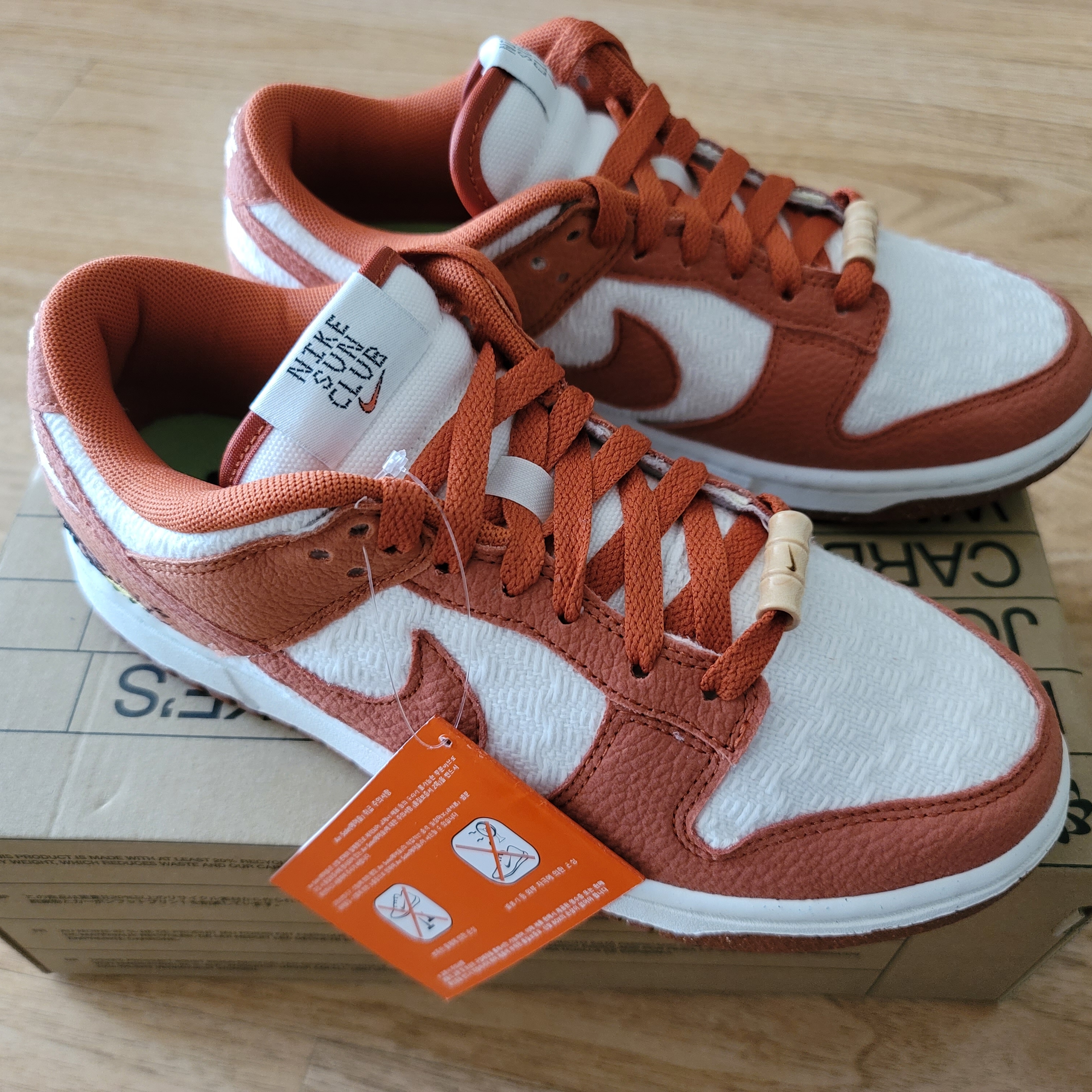 (W) Nike Dunk Low SE Sun Club Burnt Sunrise 착용 스타일 - 5