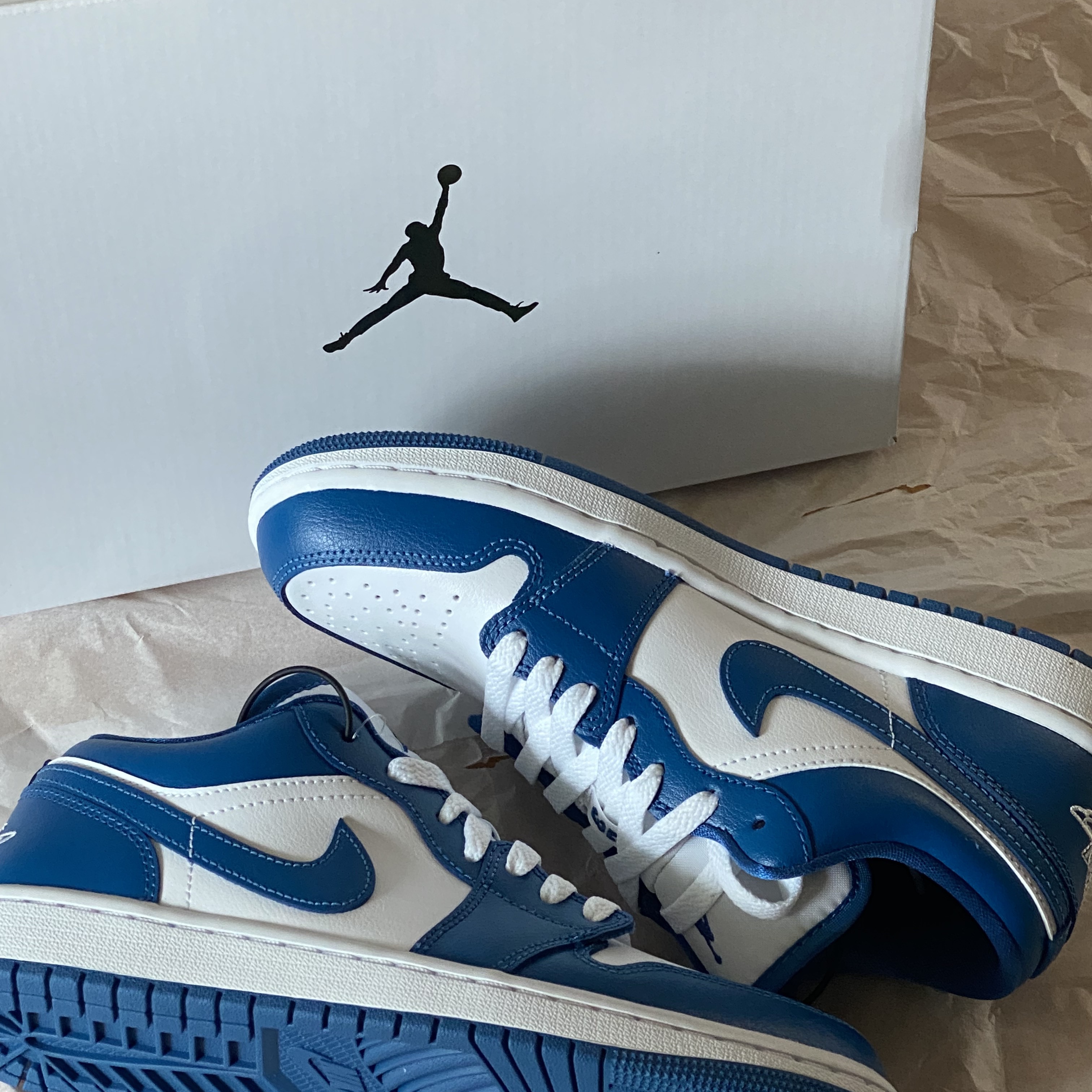 (W) Jordan 1 Low White Dark Marina Blue 착용 스타일