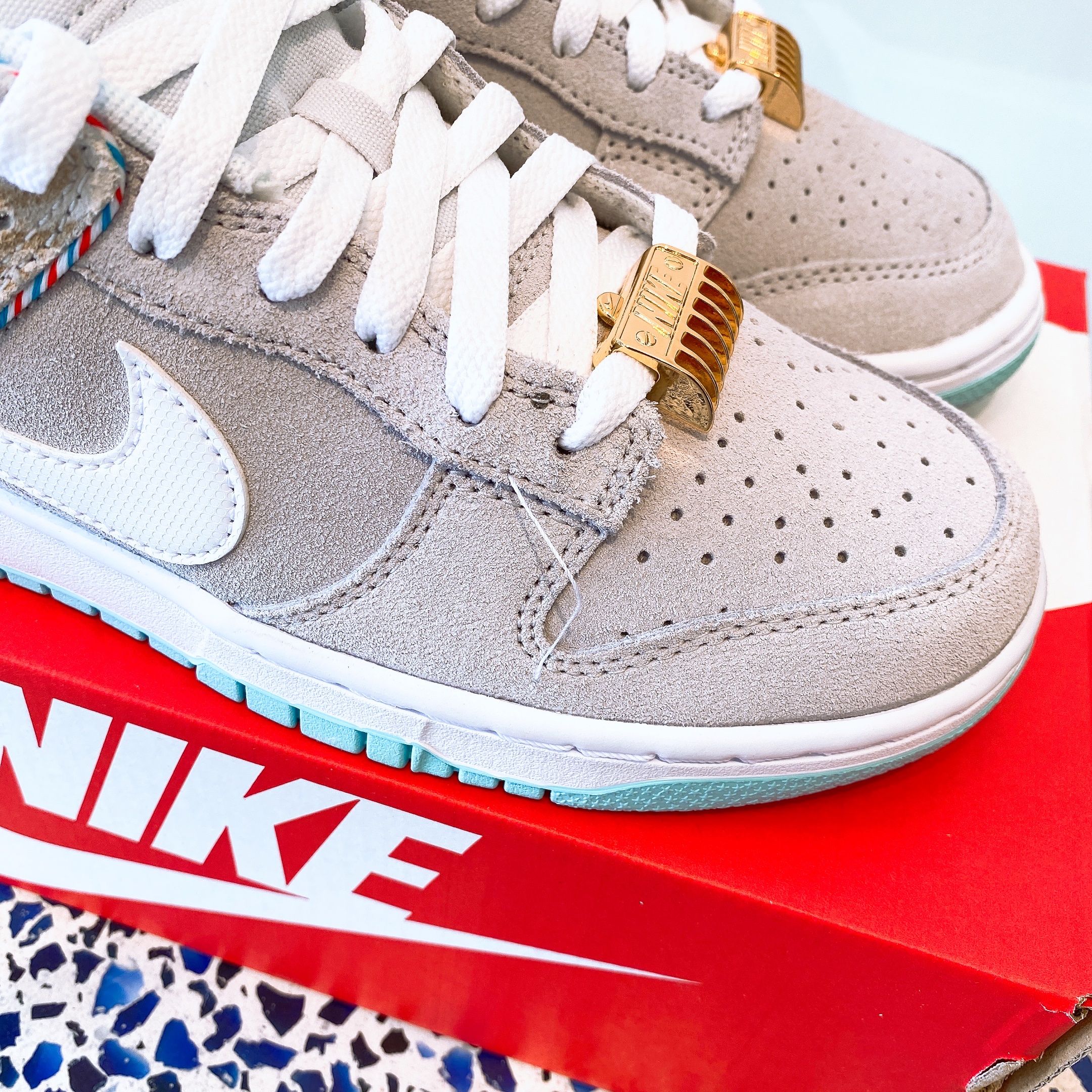 Nike Dunk Low Retro SE Barber Shop Grey, Nike Dunk Low Retro SE Barber Shop Black 착용 스타일 - 4