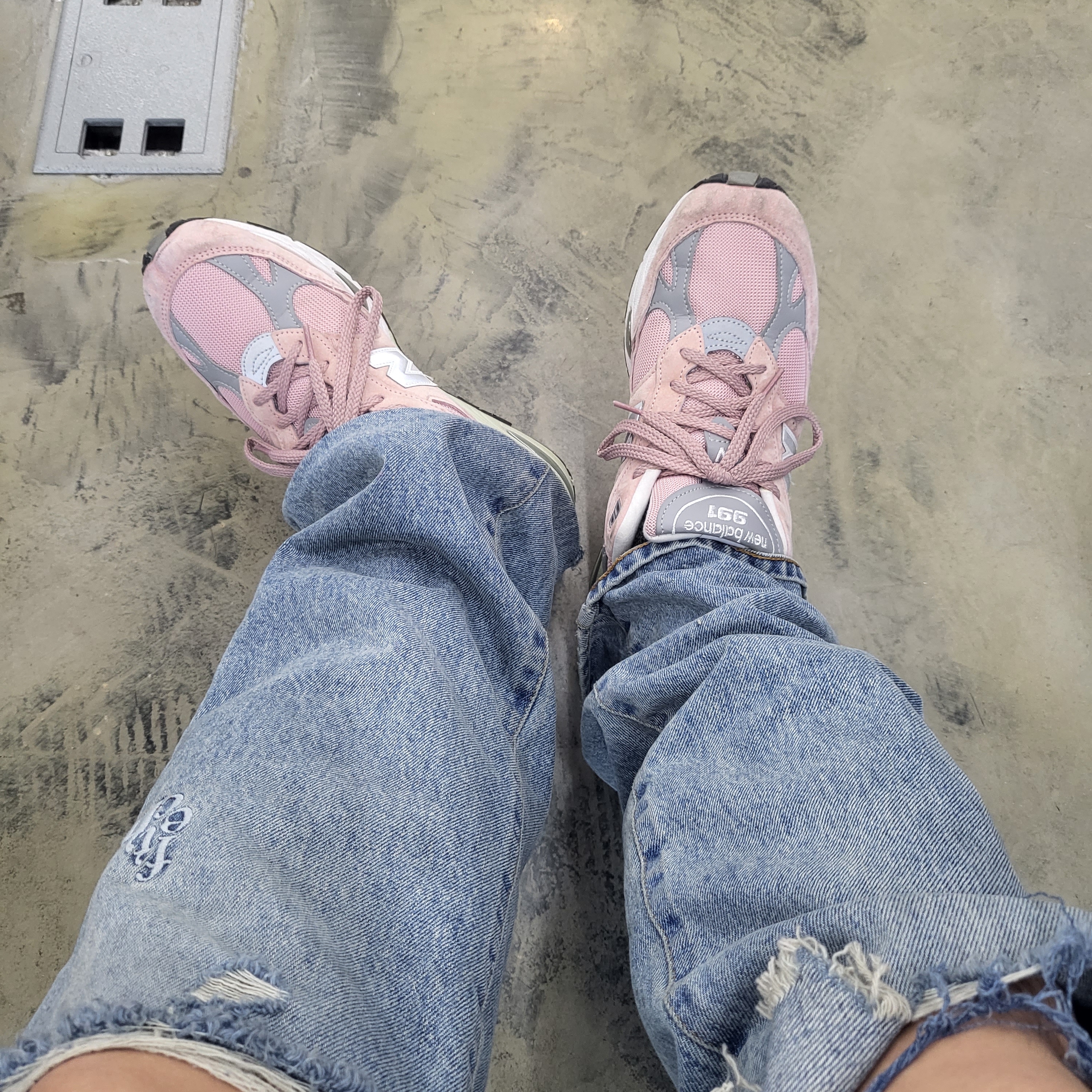 New Balance 991 Made in UK Shy Pink 착용 스타일
