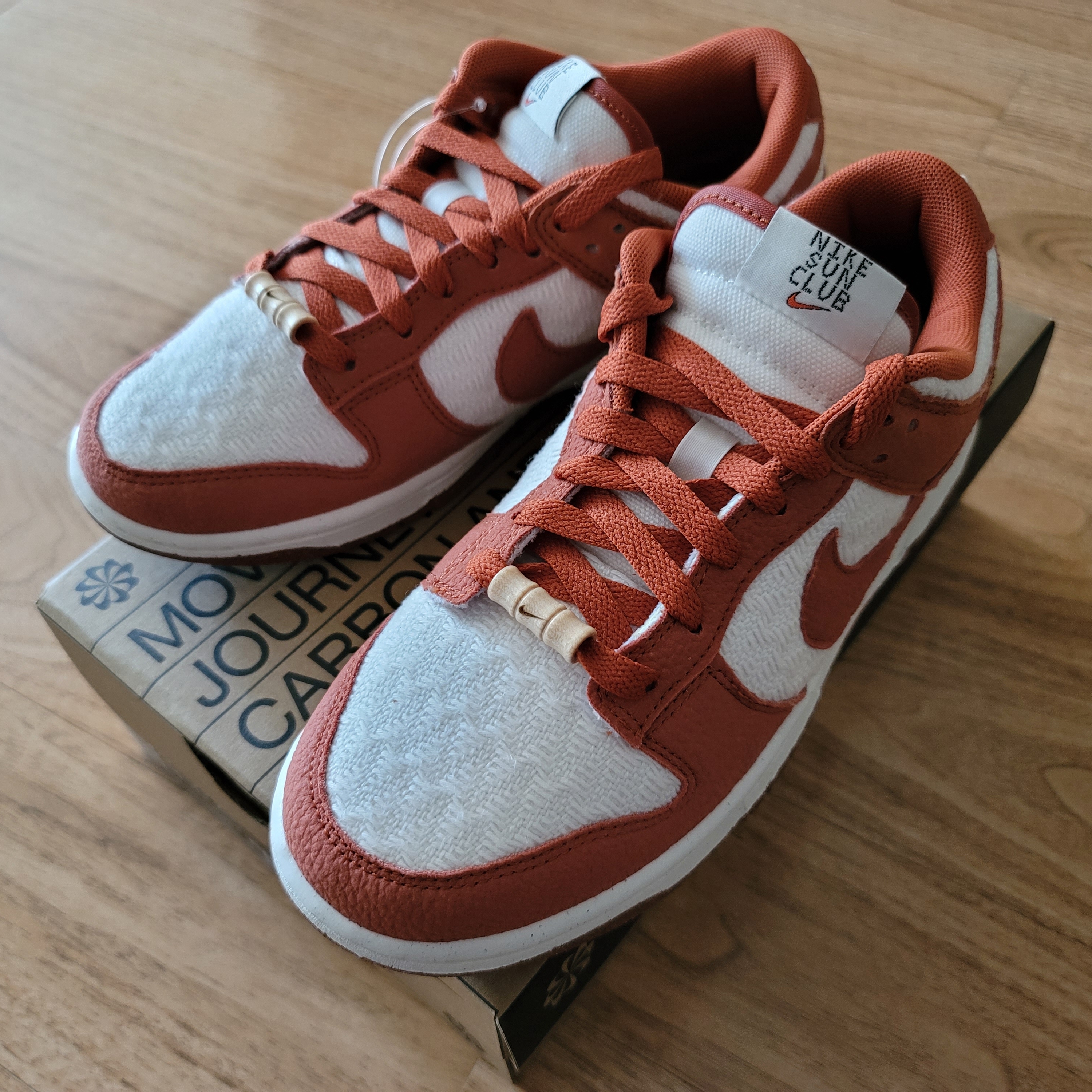 (W) Nike Dunk Low SE Sun Club Burnt Sunrise 착용 스타일 - 1
