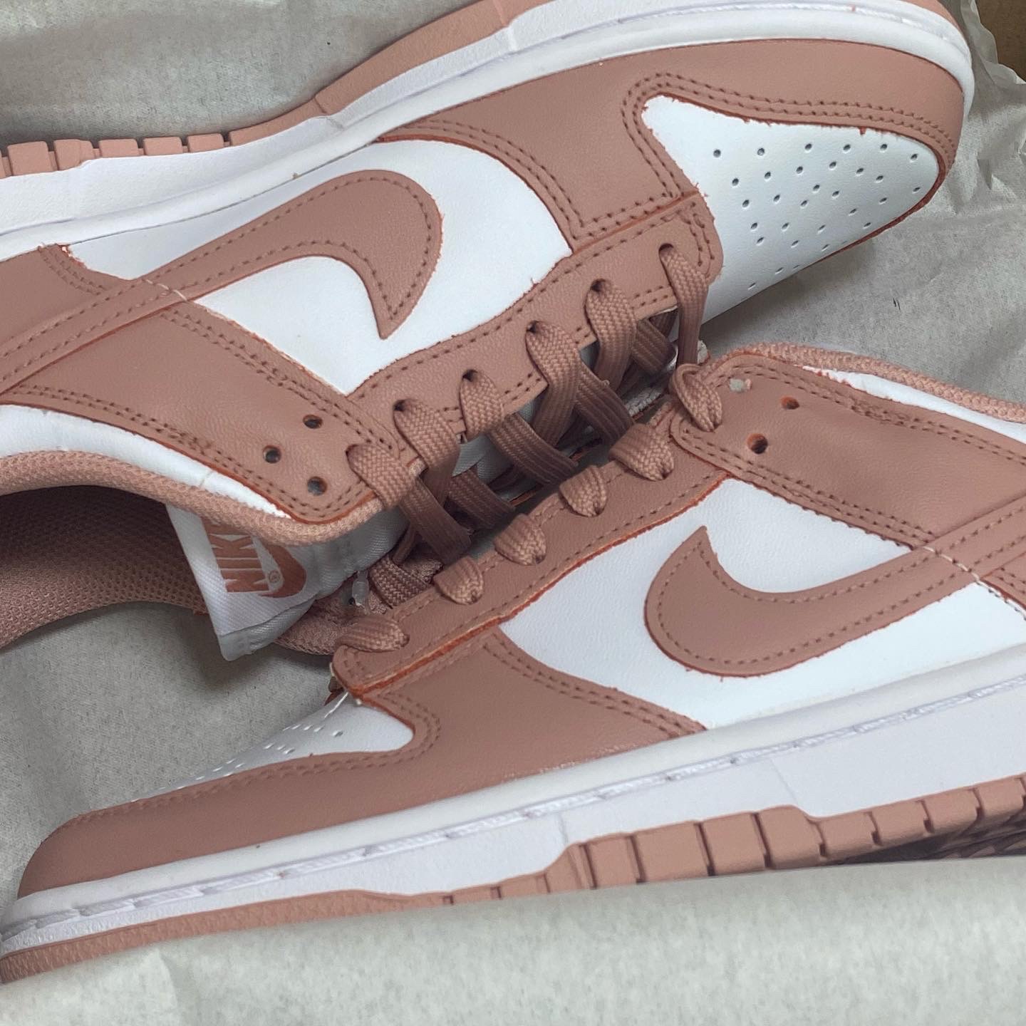 (W) Nike Dunk Low Rose Whisper 착용 스타일 - 3