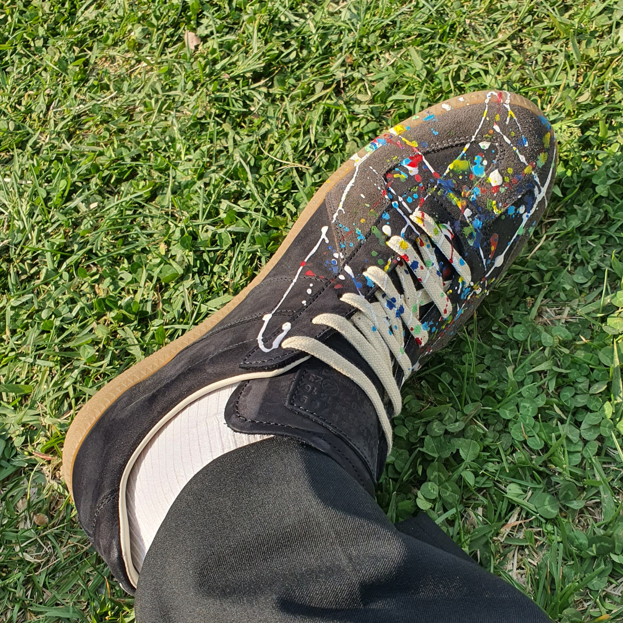 Maison Margiela Replica Paint Drop Sneakers Black, Maison Margiela Calfskin Paint Drop Replica Sneakers Black 착용 스타일