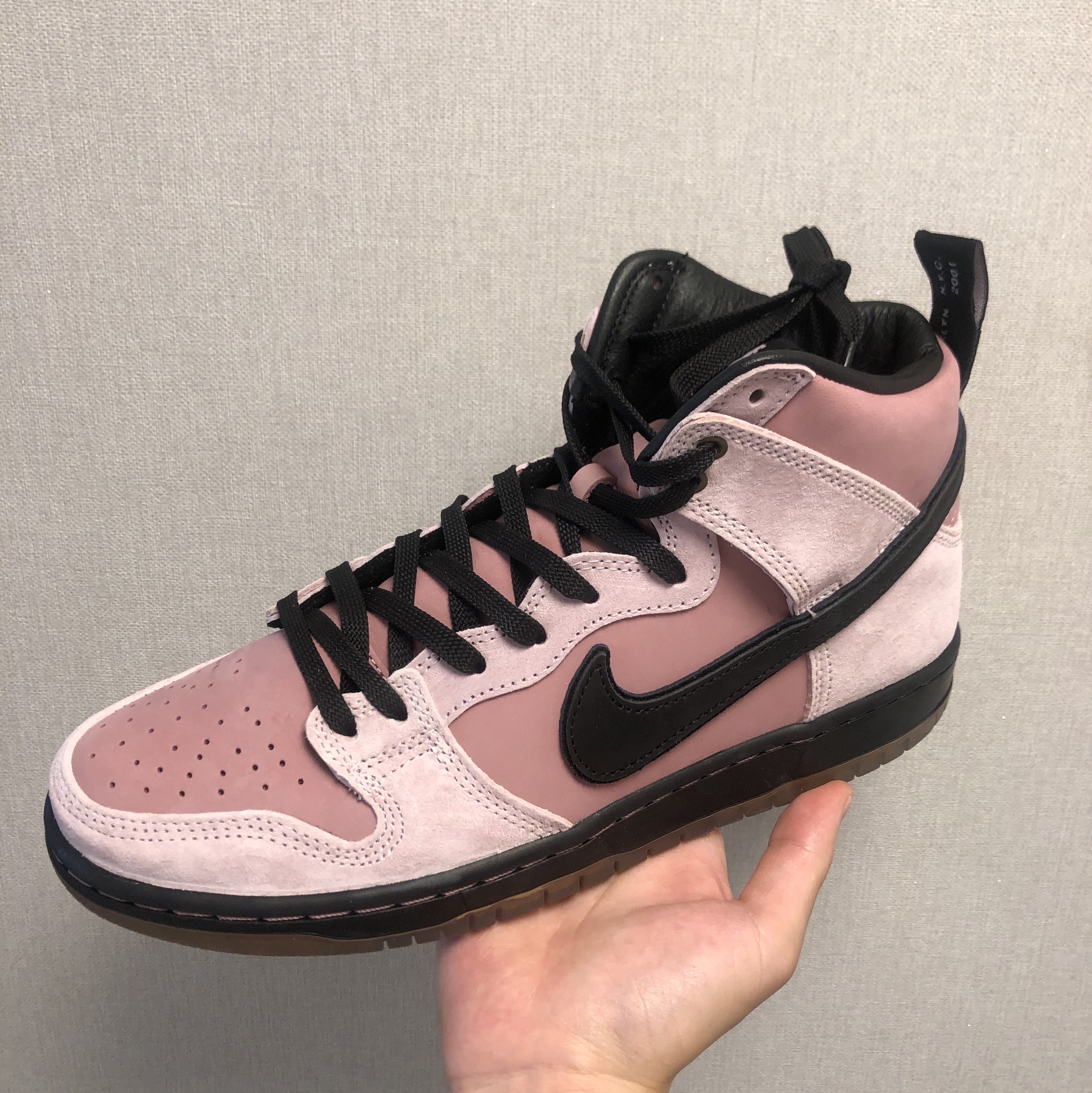 Nike x KCDC SB Dunk High Pro QS Elemental Pink 착용 스타일 - 5