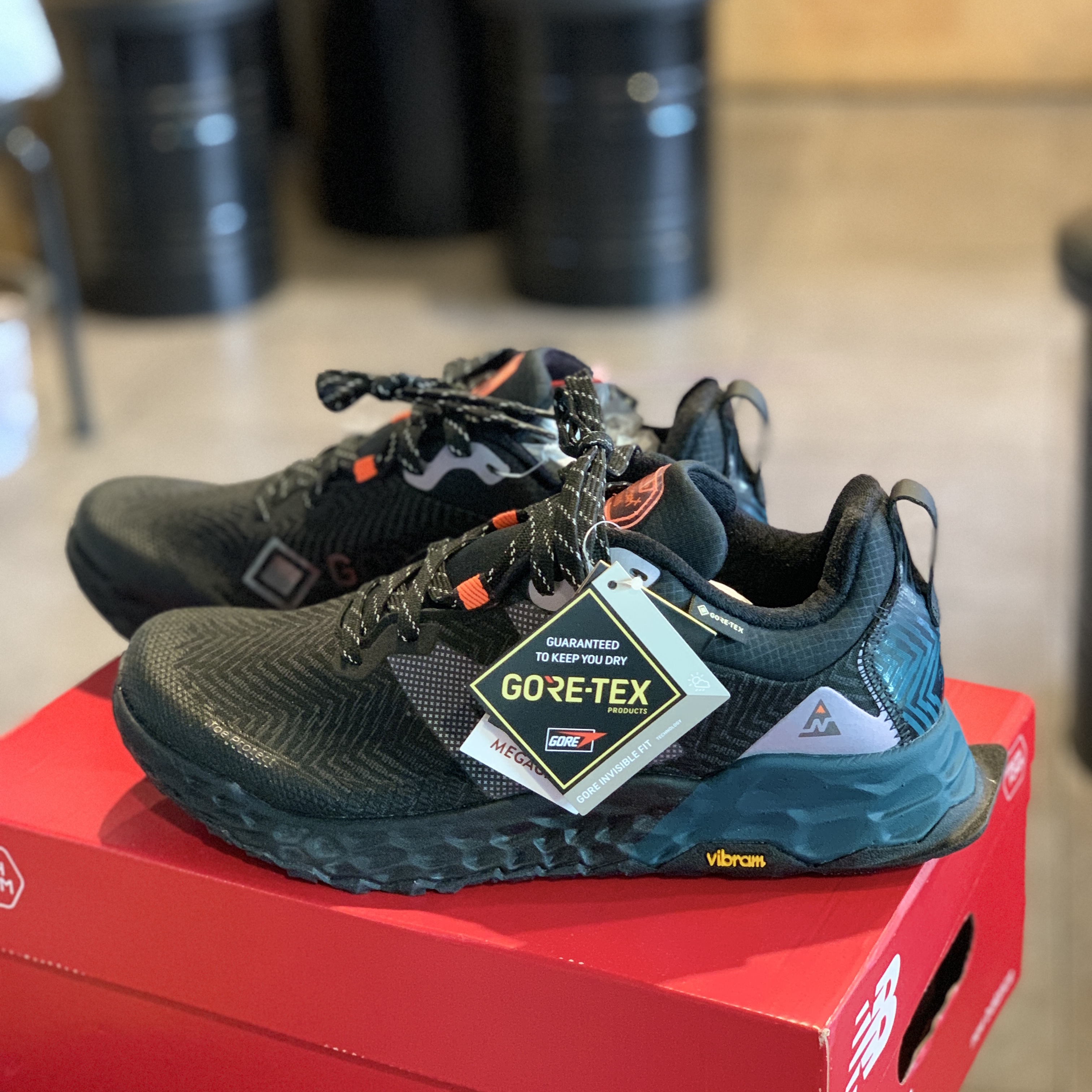 New Balance Fresh Foam Hierro v6 Trail GTX Black Mountain Teal - 2E Wide 착용 스타일