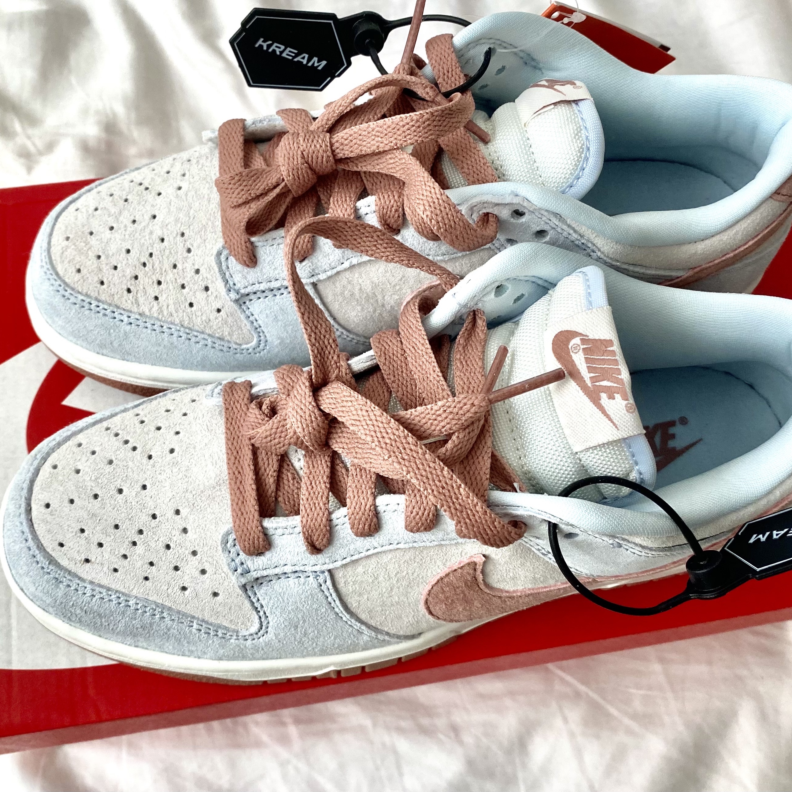 Nike Dunk Low Retro PRM Fossil Rose 착용 스타일