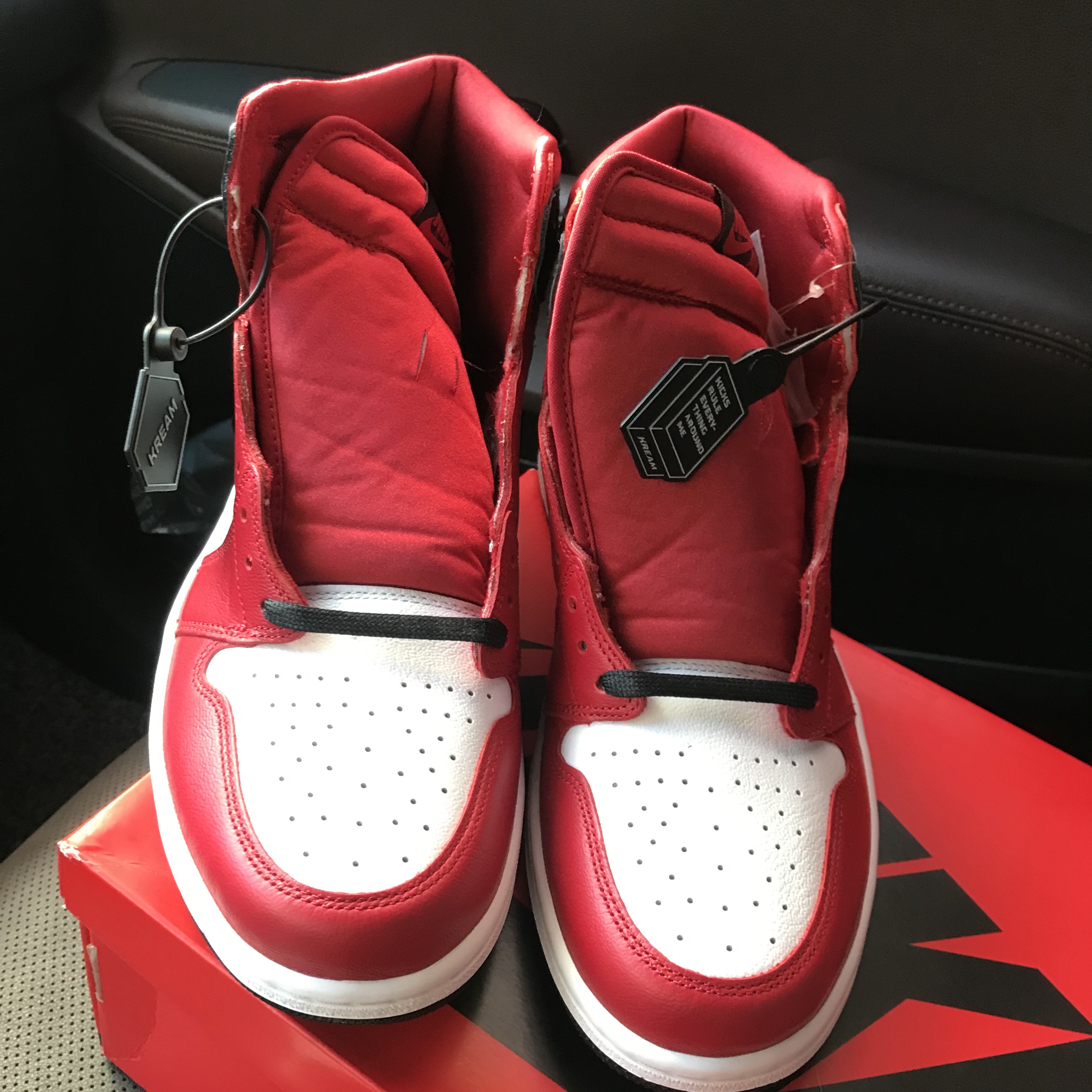 (W) Jordan 1 Retro High Satin Red 착용 스타일 - 5