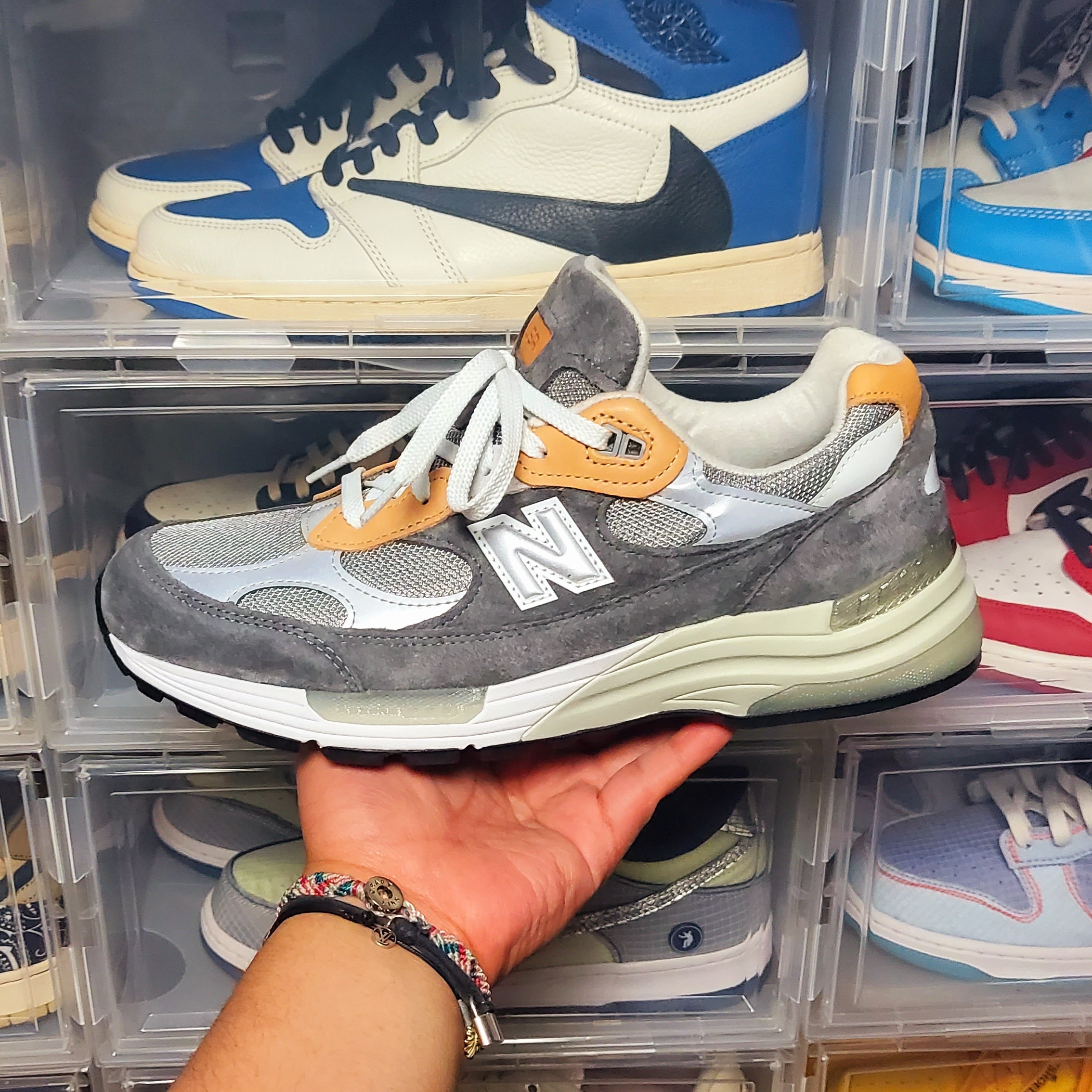 New Balance x Todd Snyder 992 Made in USA 10th Anniversary Grey Tan 착용 스타일 - 2