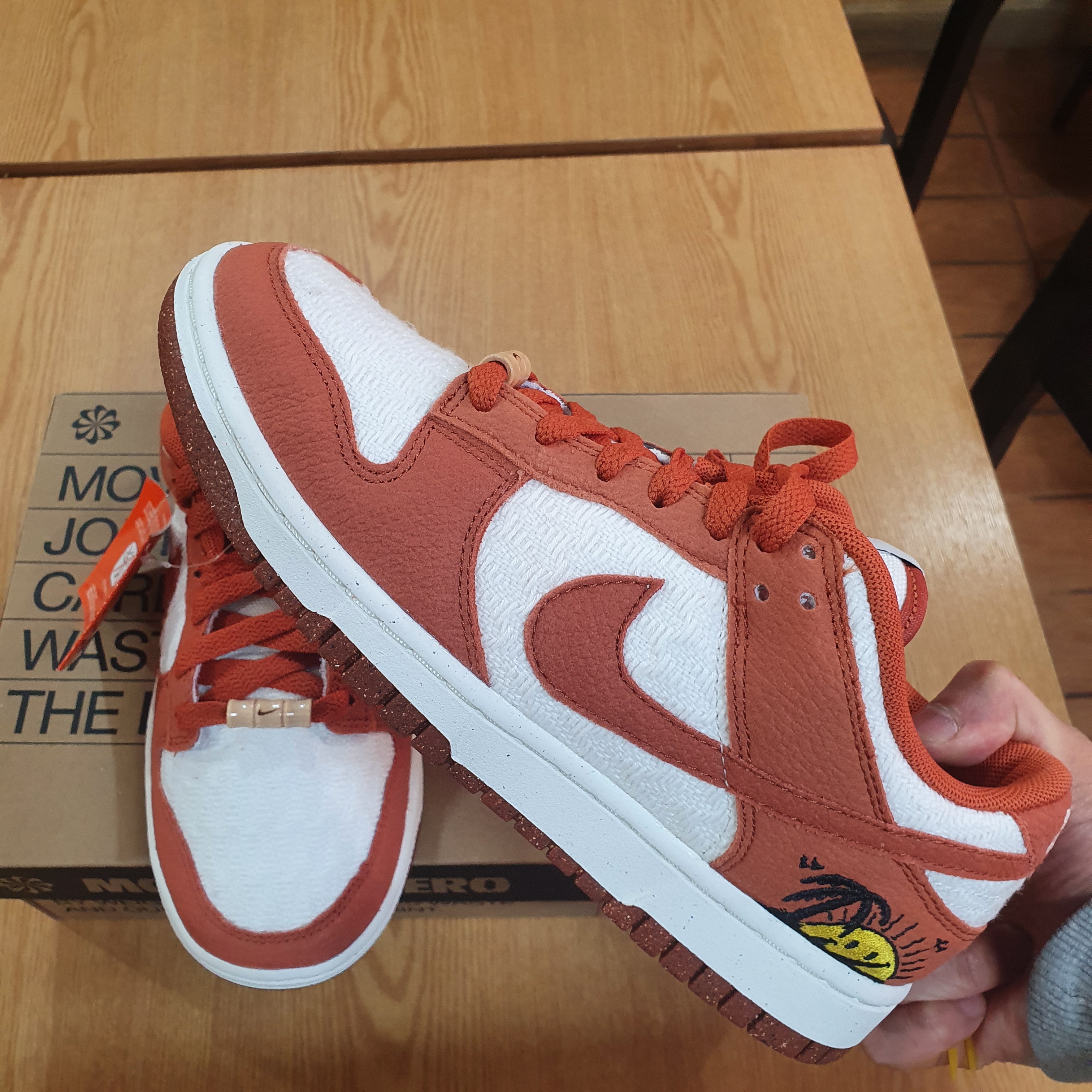(W) Nike Dunk Low SE Sun Club Burnt Sunrise 착용 스타일 - 4