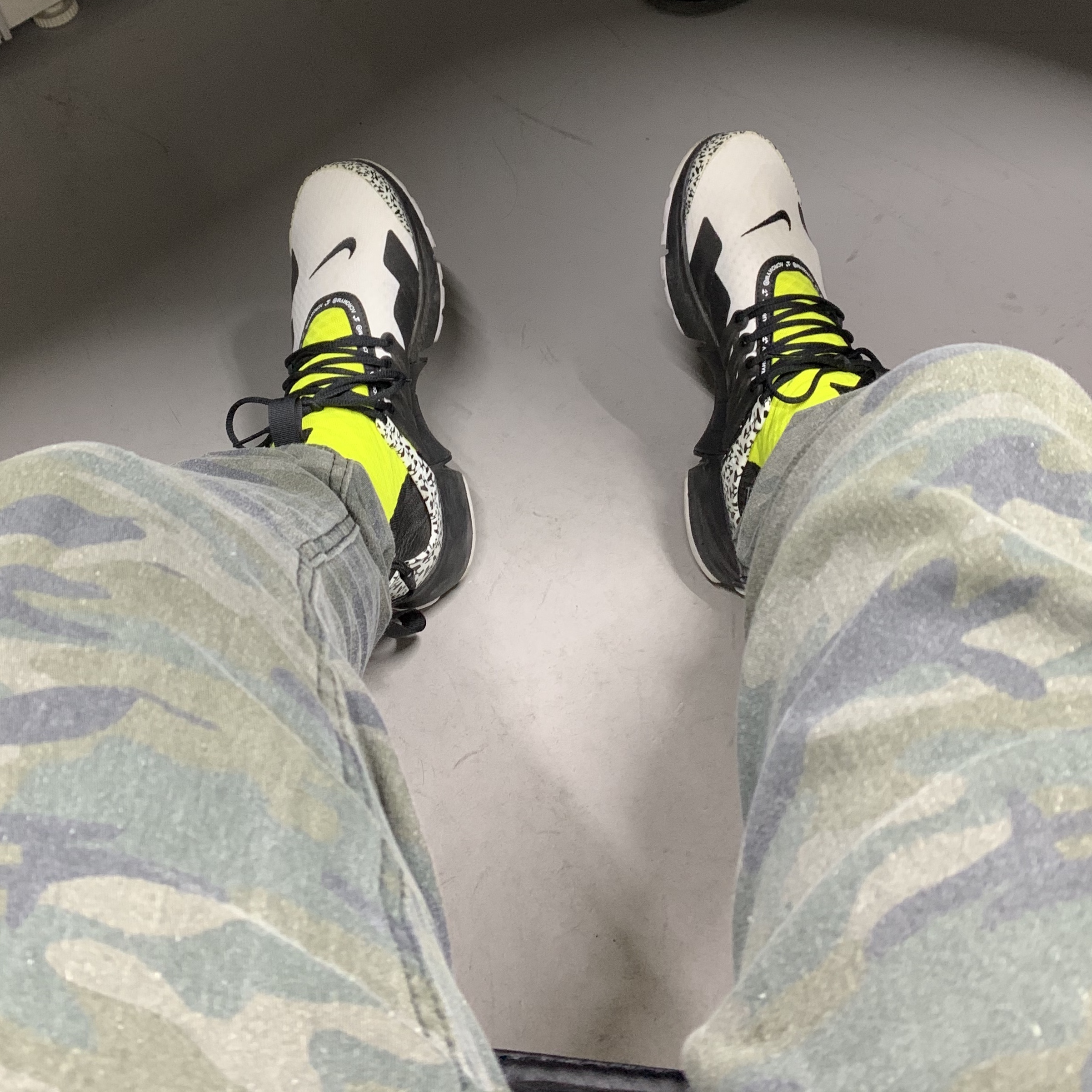 Nike x Acronym Air Presto Mid Dynamic Yellow 착용 스타일