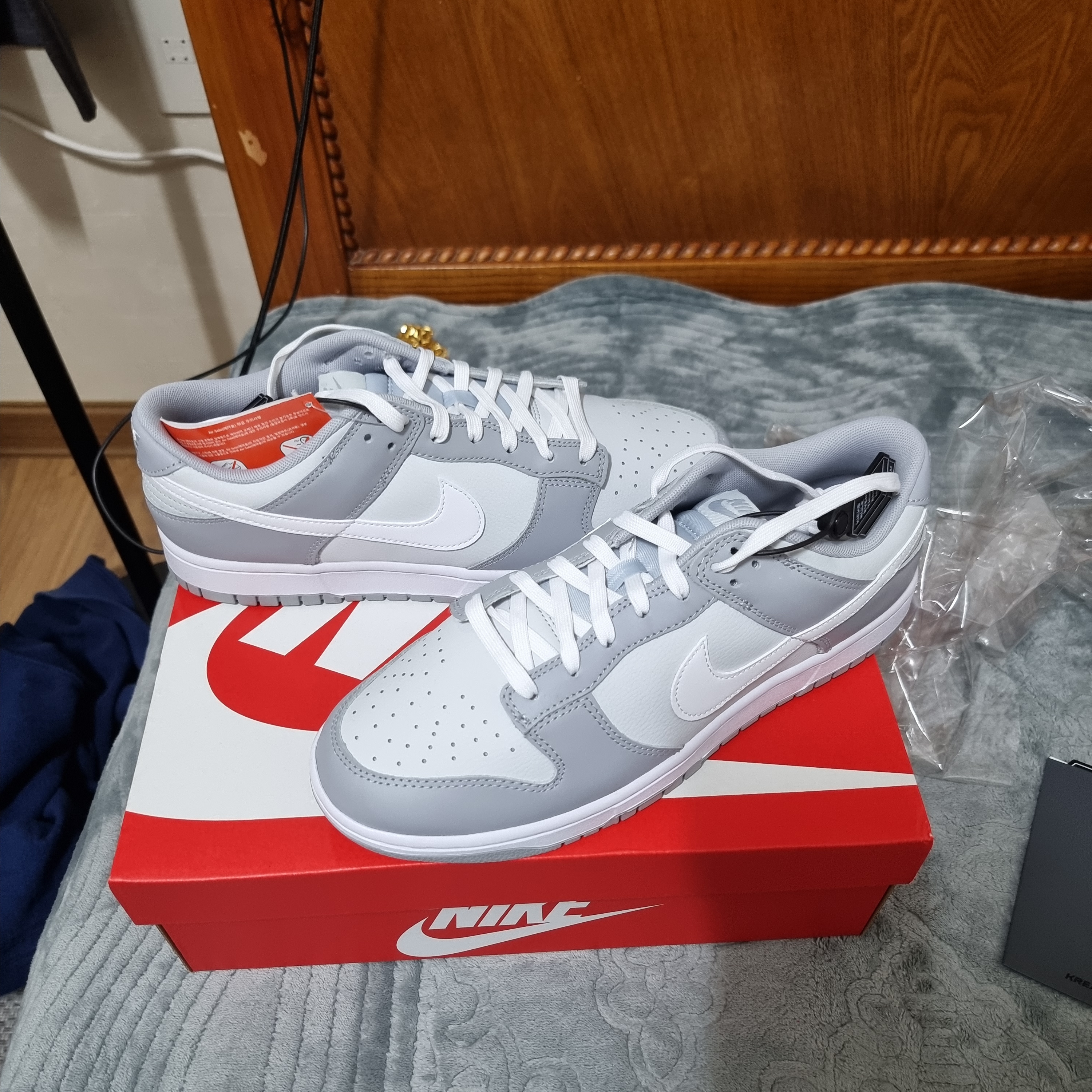 Nike Dunk Low Retro Wolf Grey 착용 스타일 - 2