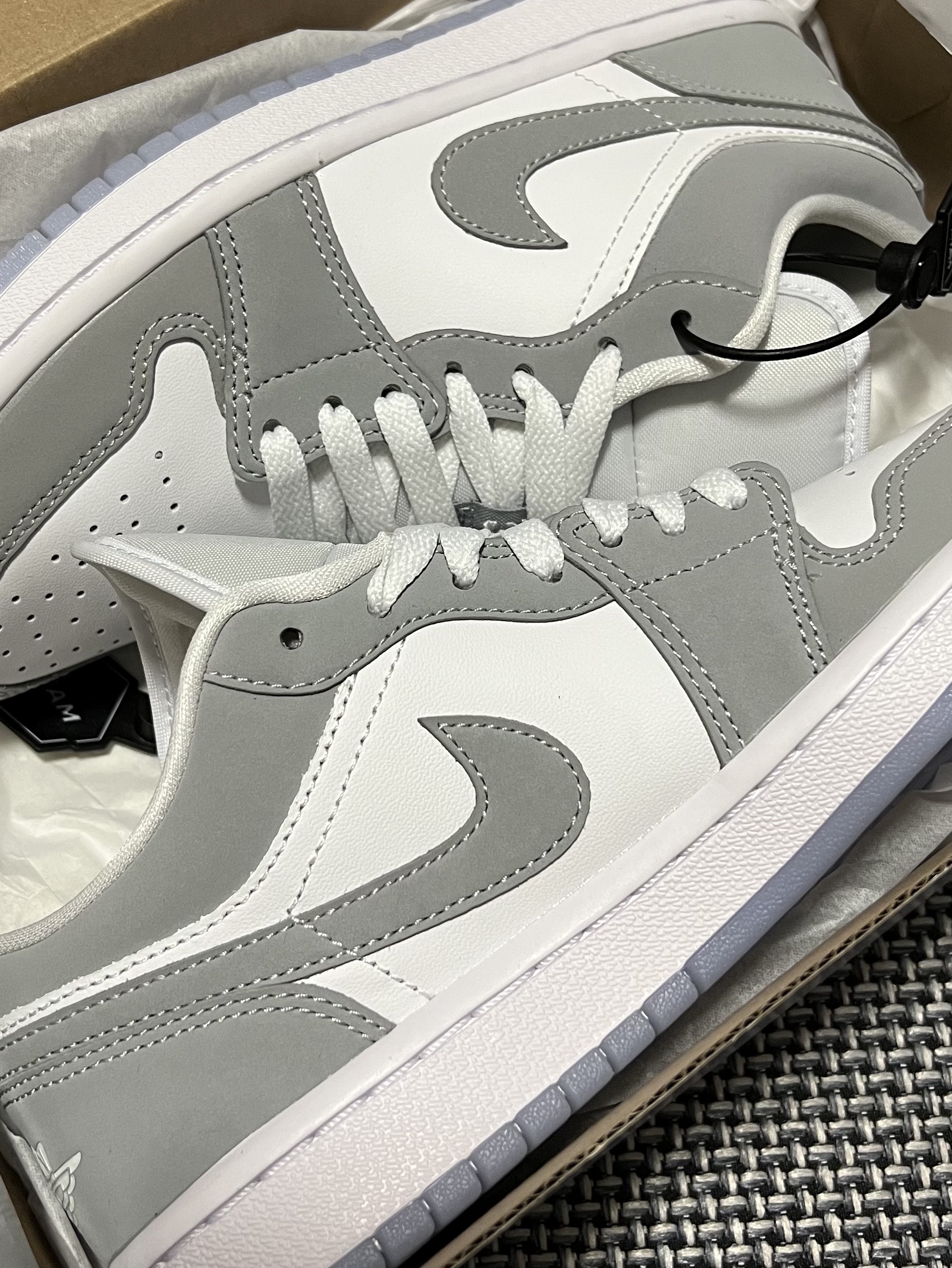 (W) Jordan 1 Low White Wolf Grey 착용 스타일