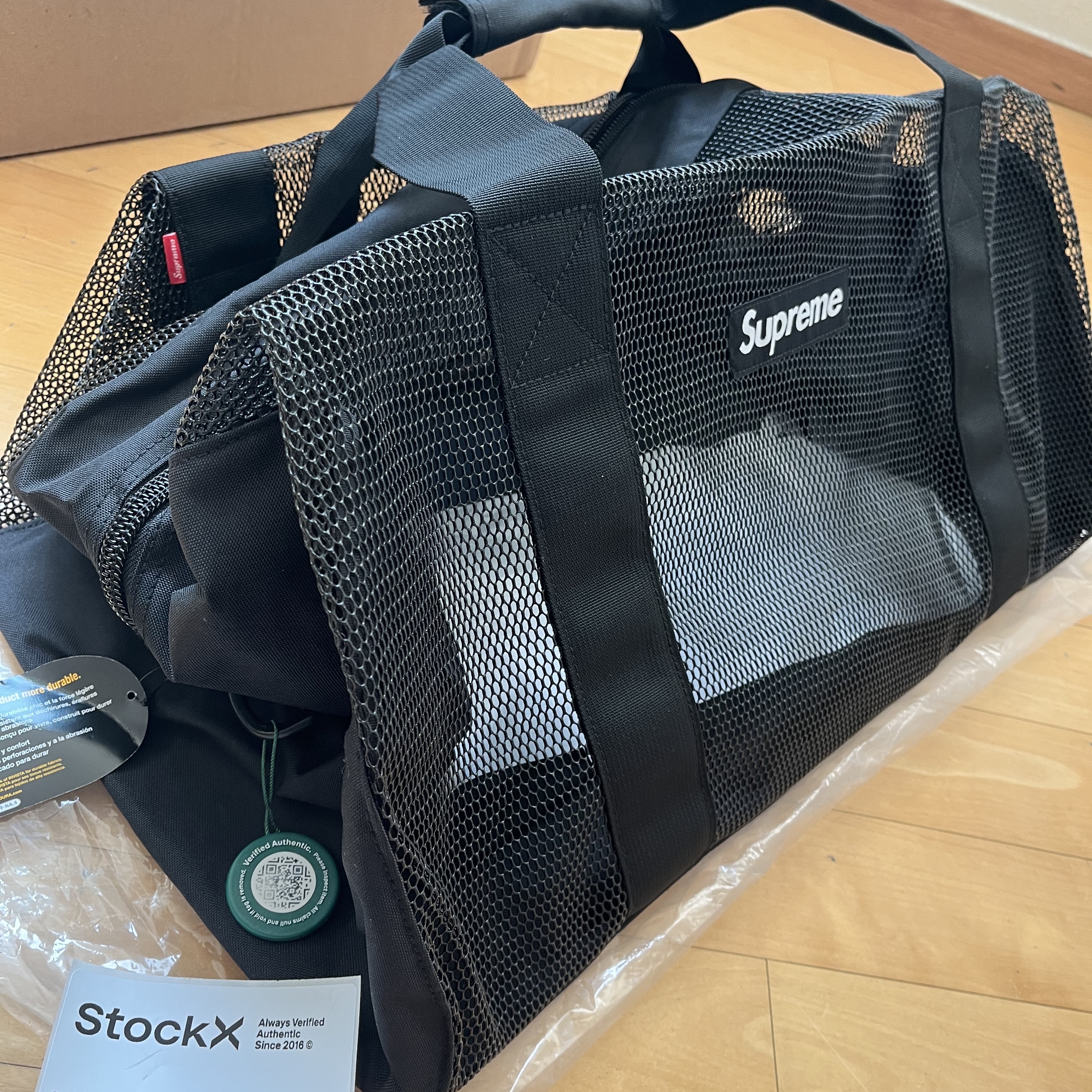 Supreme Mesh Big Duffle Bag Black - 20SS 착용 스타일
