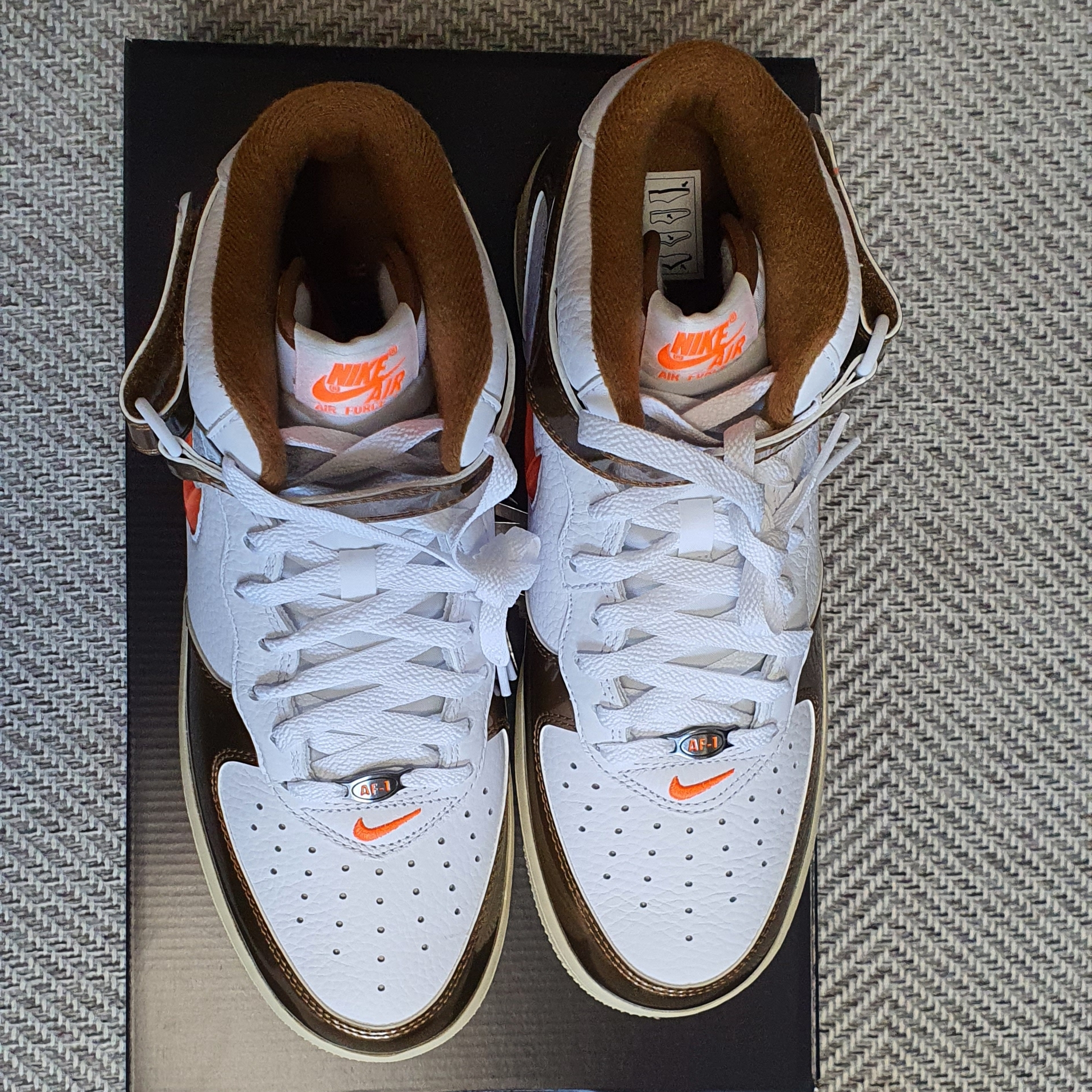 Nike Air Force 1 Mid QS Ale Brown 착용 스타일 - 1