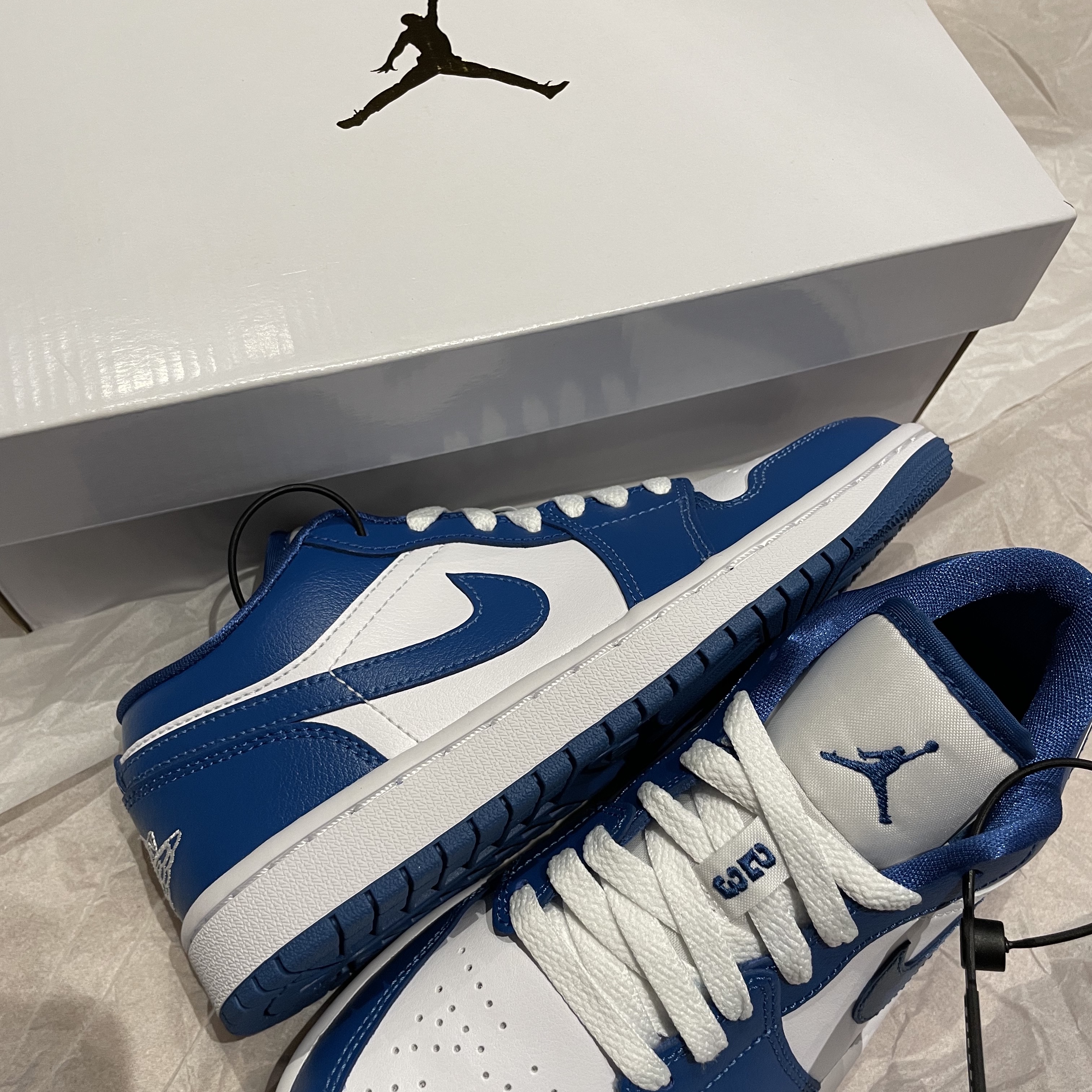 (W) Jordan 1 Low White Dark Marina Blue 착용 스타일