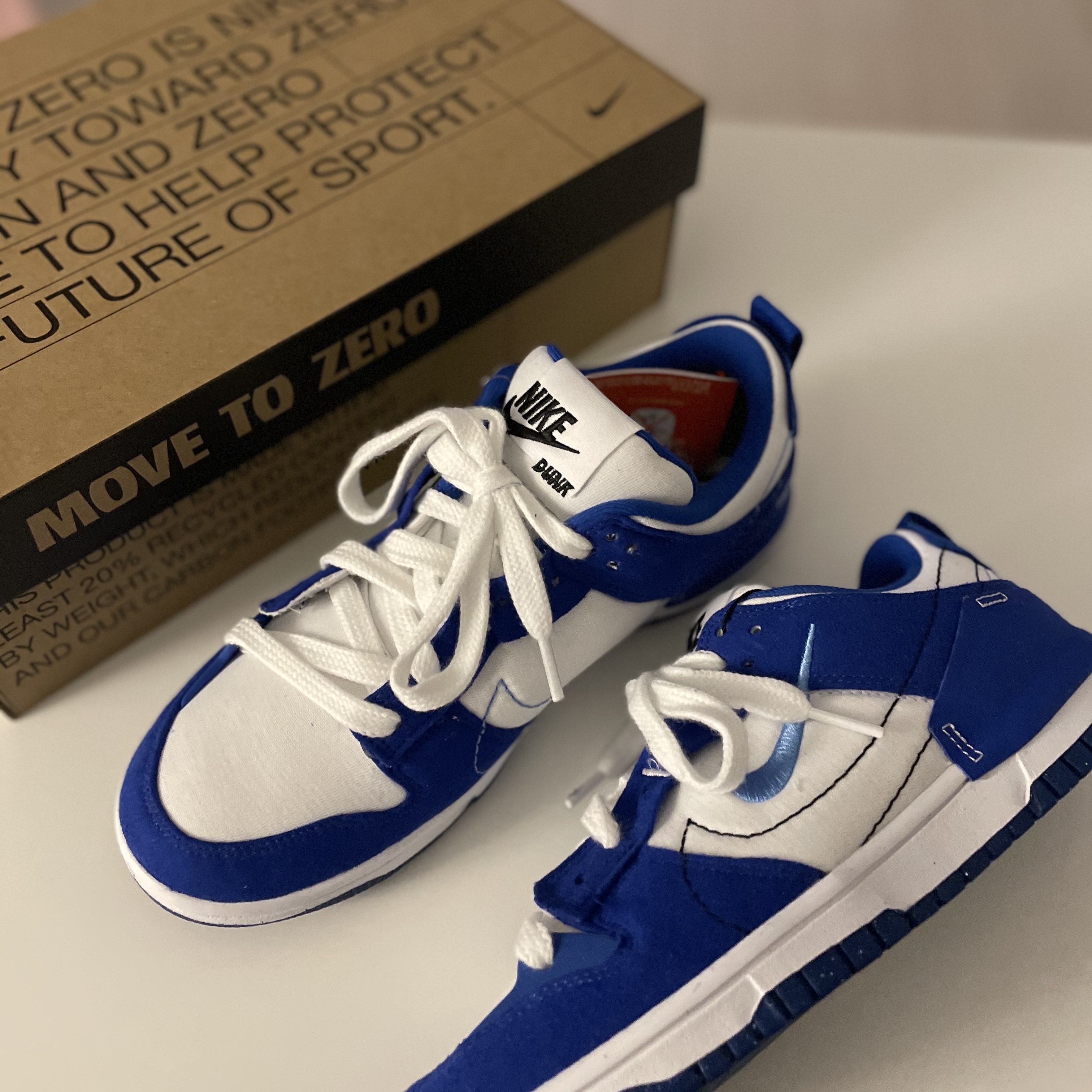 (W) Nike Dunk Low Disrupt 2 White and University Blue 착용 스타일 - 1