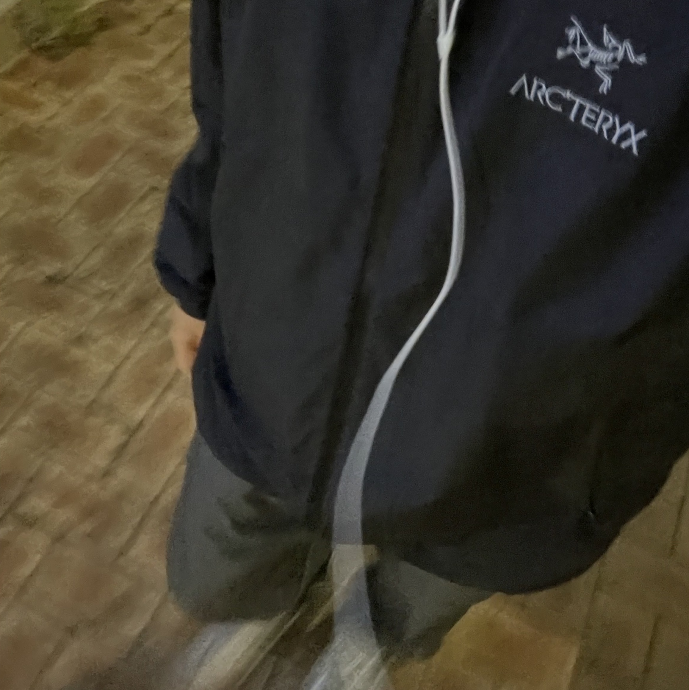 Arc'teryx Zeta SL Jacket Black 착용 스타일