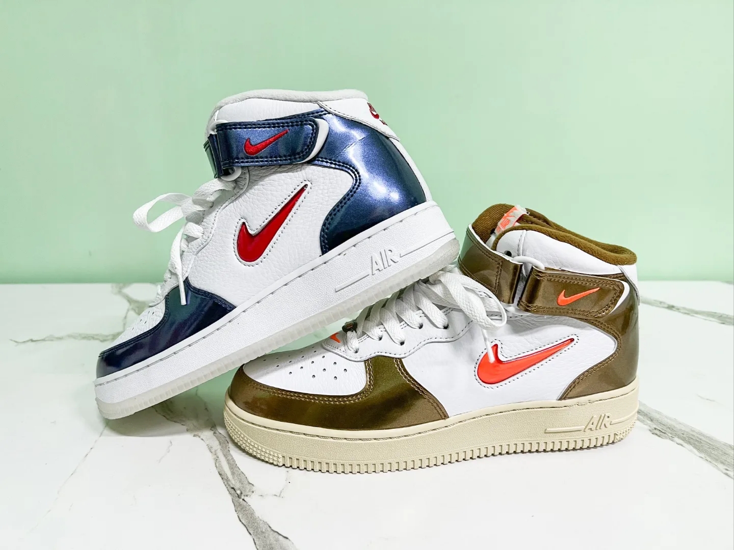 Nike Air Force 1 Mid QS University Red and Midnight Navy, Nike Air Force 1 Mid QS Ale Brown 착용 스타일 - 1