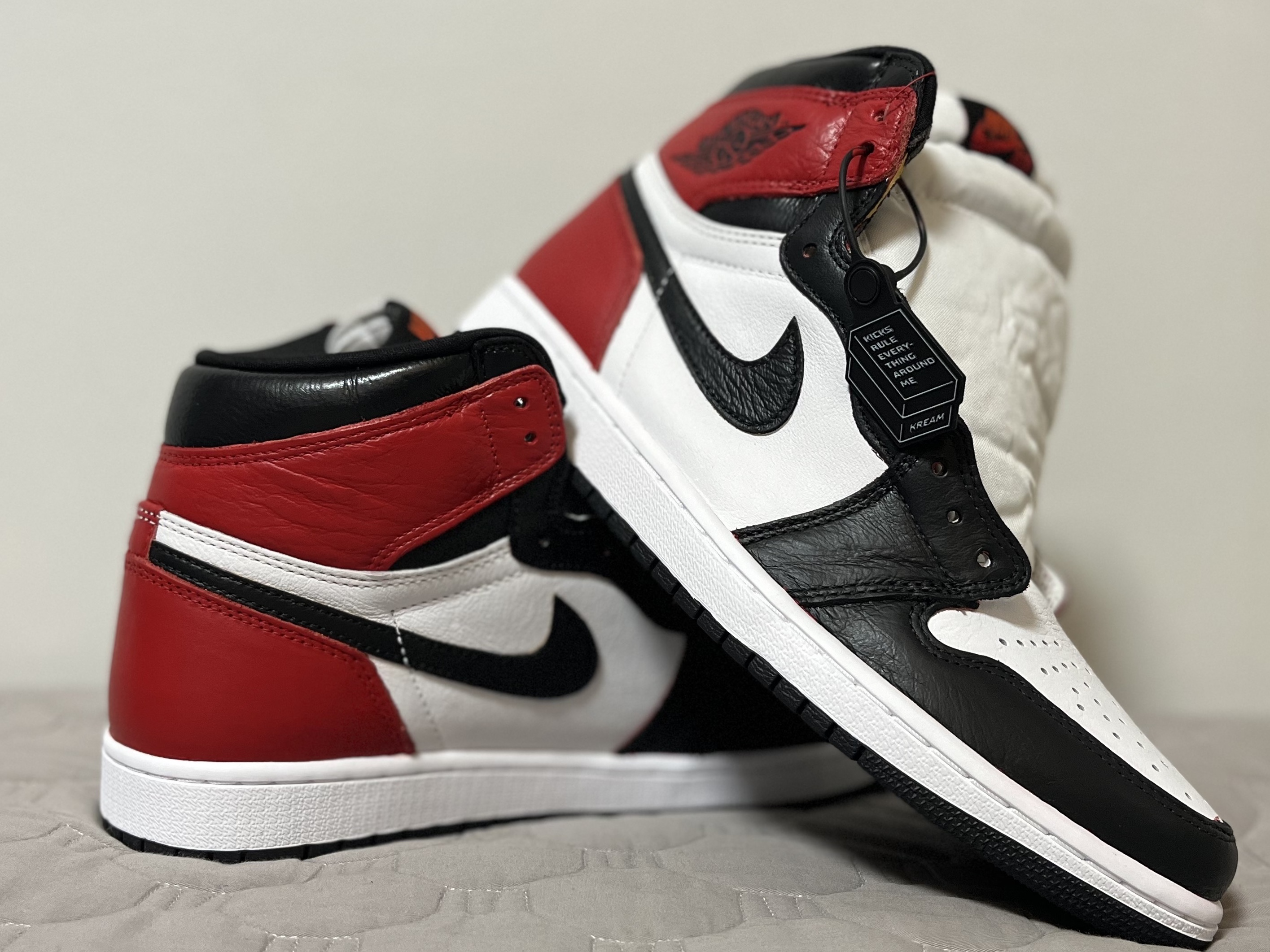 Jordan 1 Retro High OG Light Fusion Red 착용 스타일 - 2