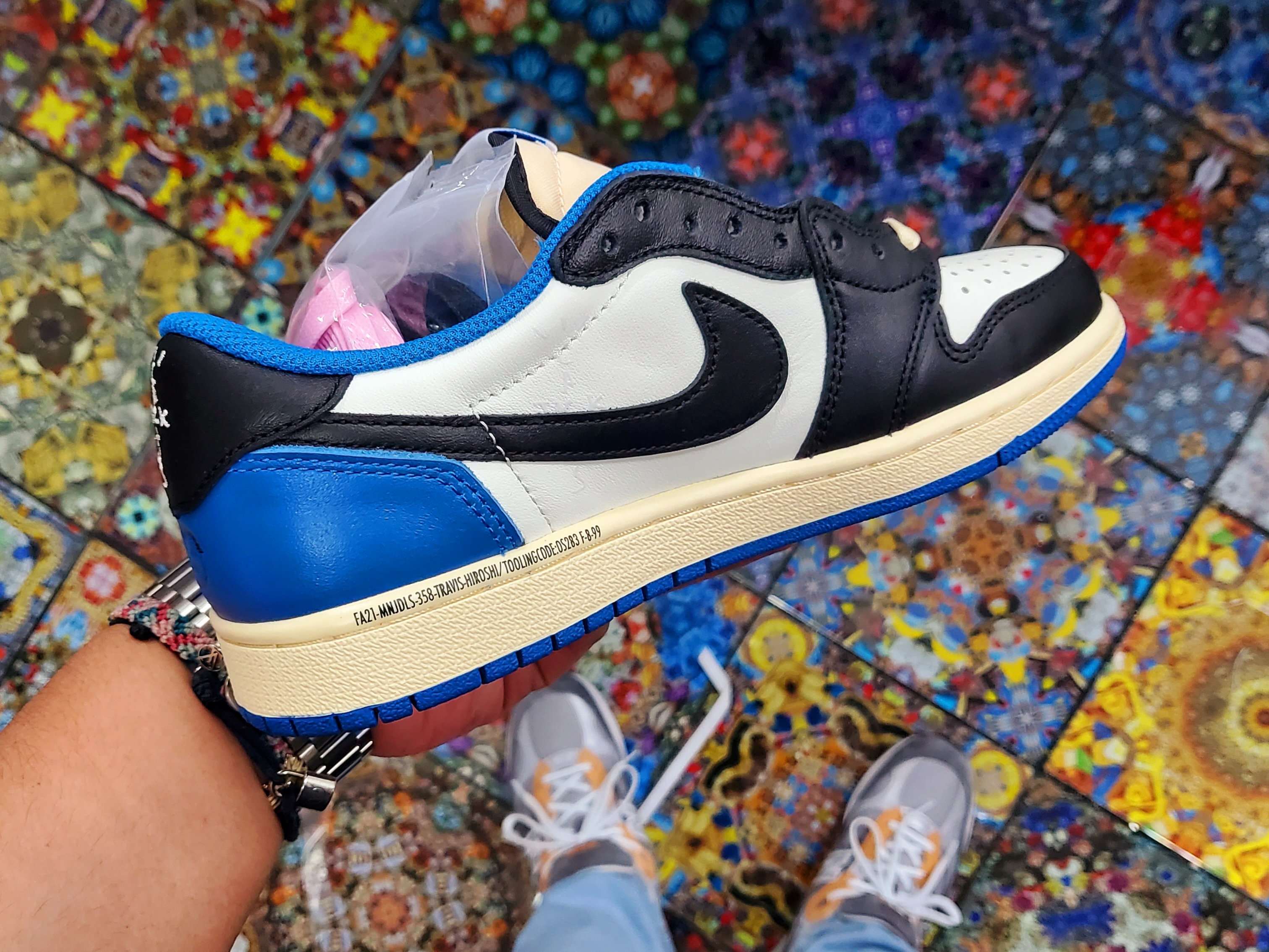 Jordan 1 x Travis Scott x Fragment Retro Low OG SP Military Blue 착용 스타일 - 2
