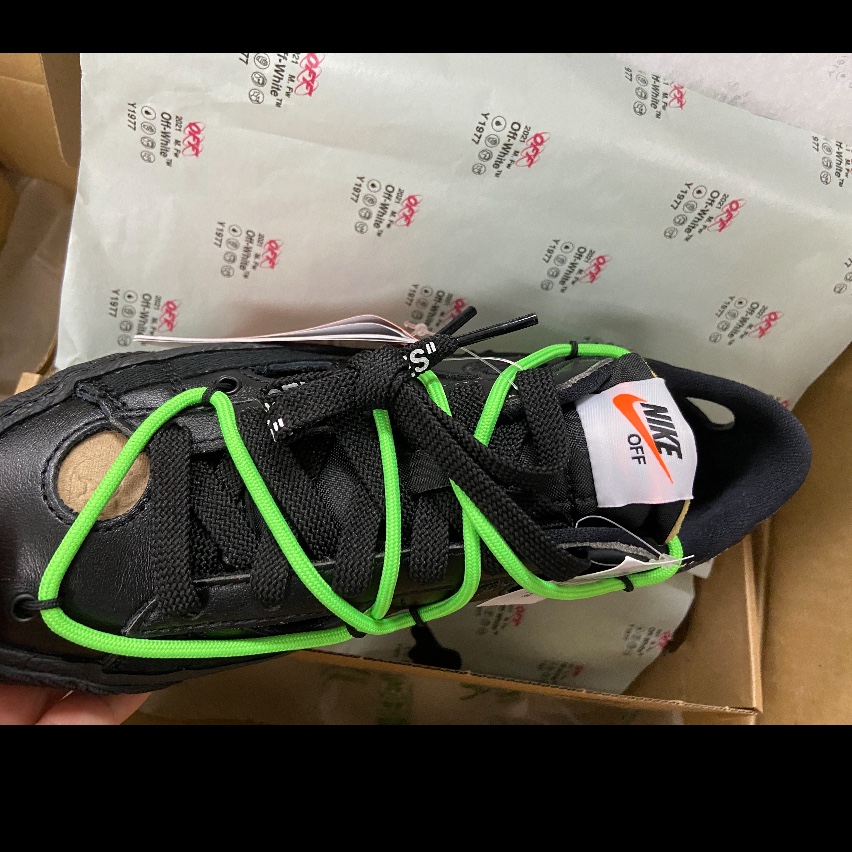 Nike x Off-White Blazer Low '77 Black and Electro Green, Jordan 1 Mid Dark Teal 착용 스타일 - 2