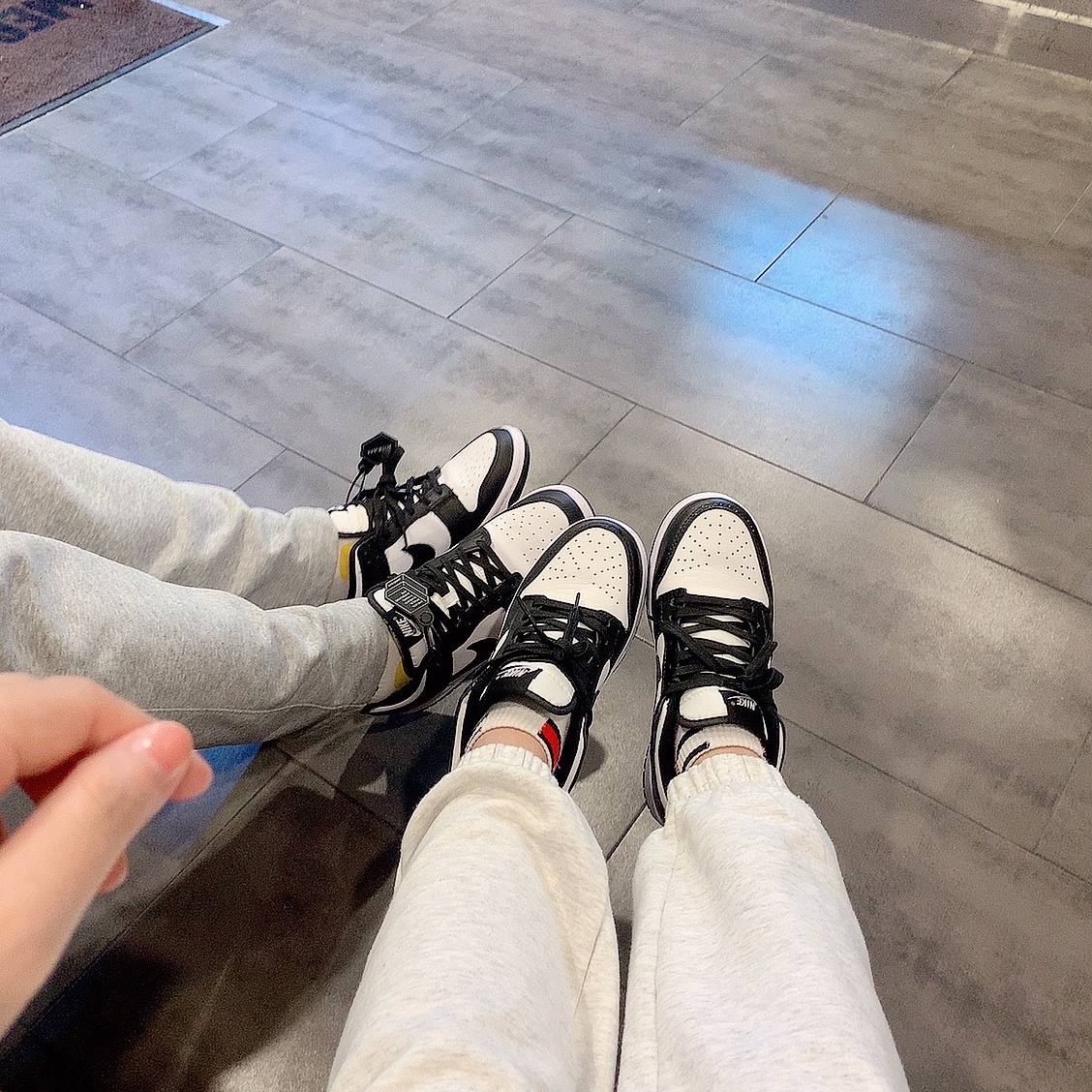 Nike Dunk Low Retro Black 착용 스타일 - 2