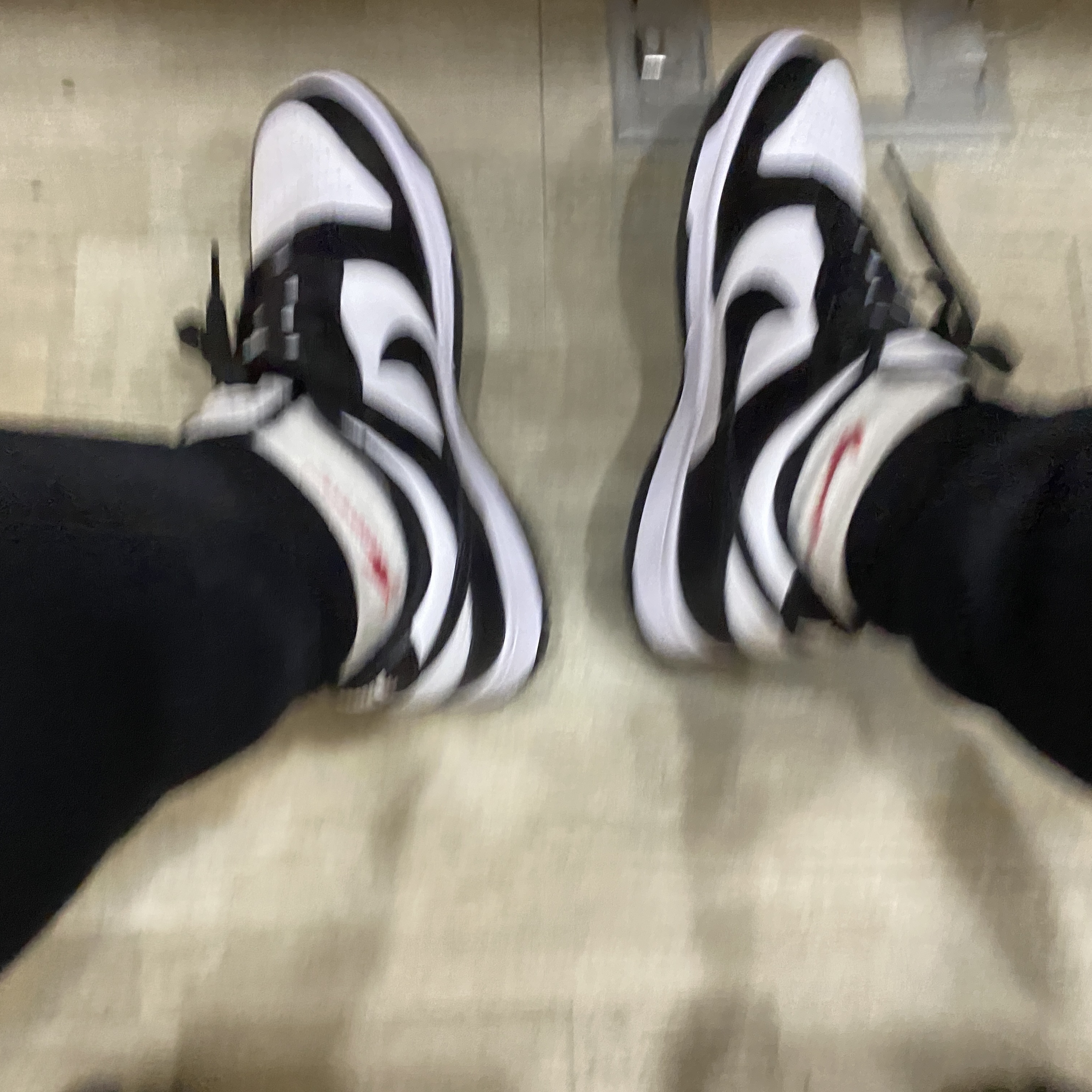 Nike Dunk Low Retro Black 착용 스타일 - 3