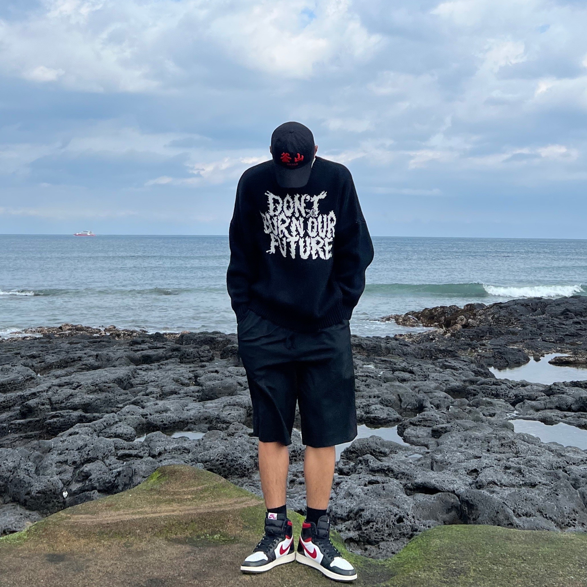 Darkr8m Studio Busan Red Logo Cap, Jordan 1 Retro High OG Gym Red 착용 스타일
