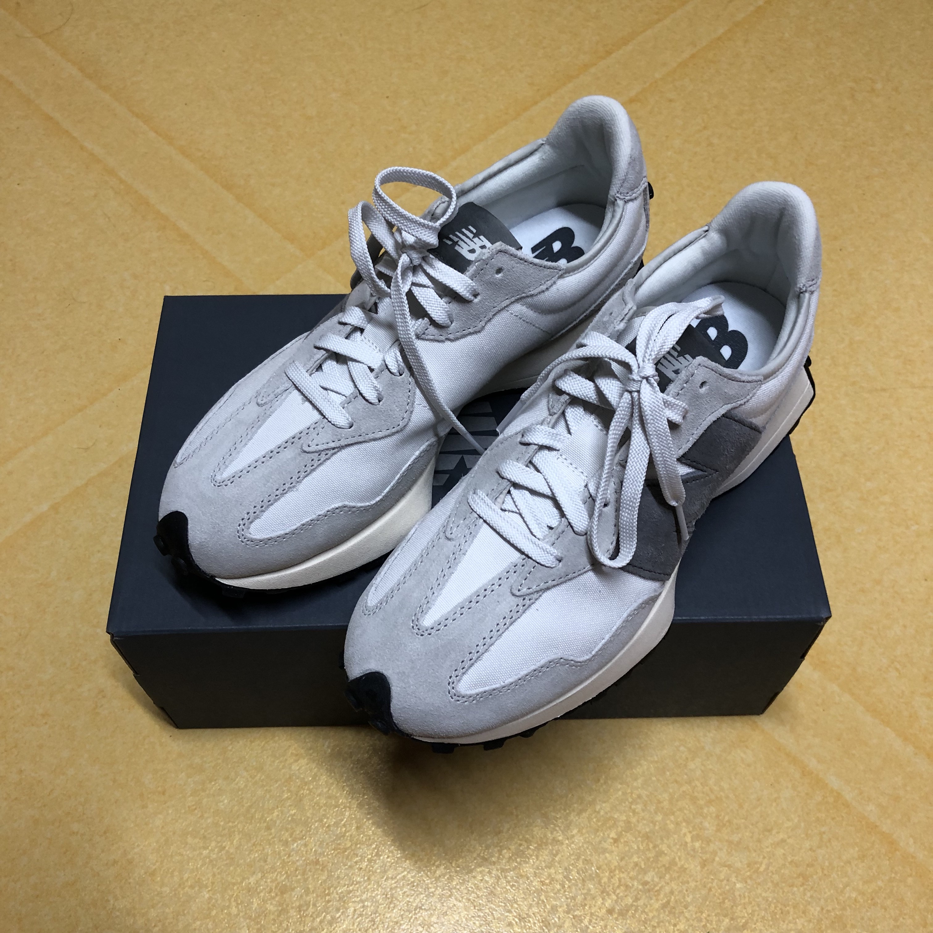 New Balance 327 Nimbus Cloud Rain Cloud 착용 스타일