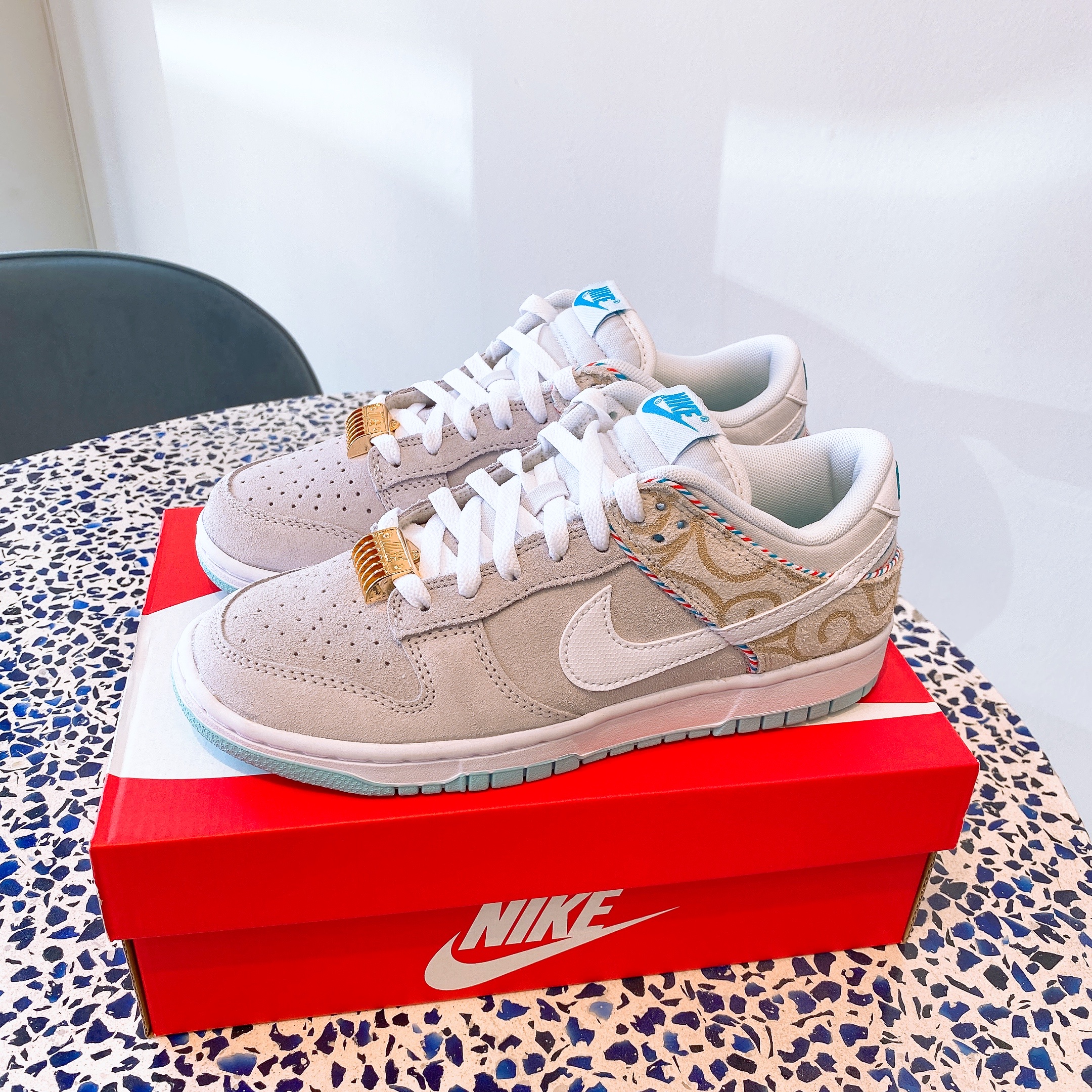 Nike Dunk Low Retro SE Barber Shop Grey, Nike Dunk Low Retro SE Barber Shop Black 착용 스타일 - 5