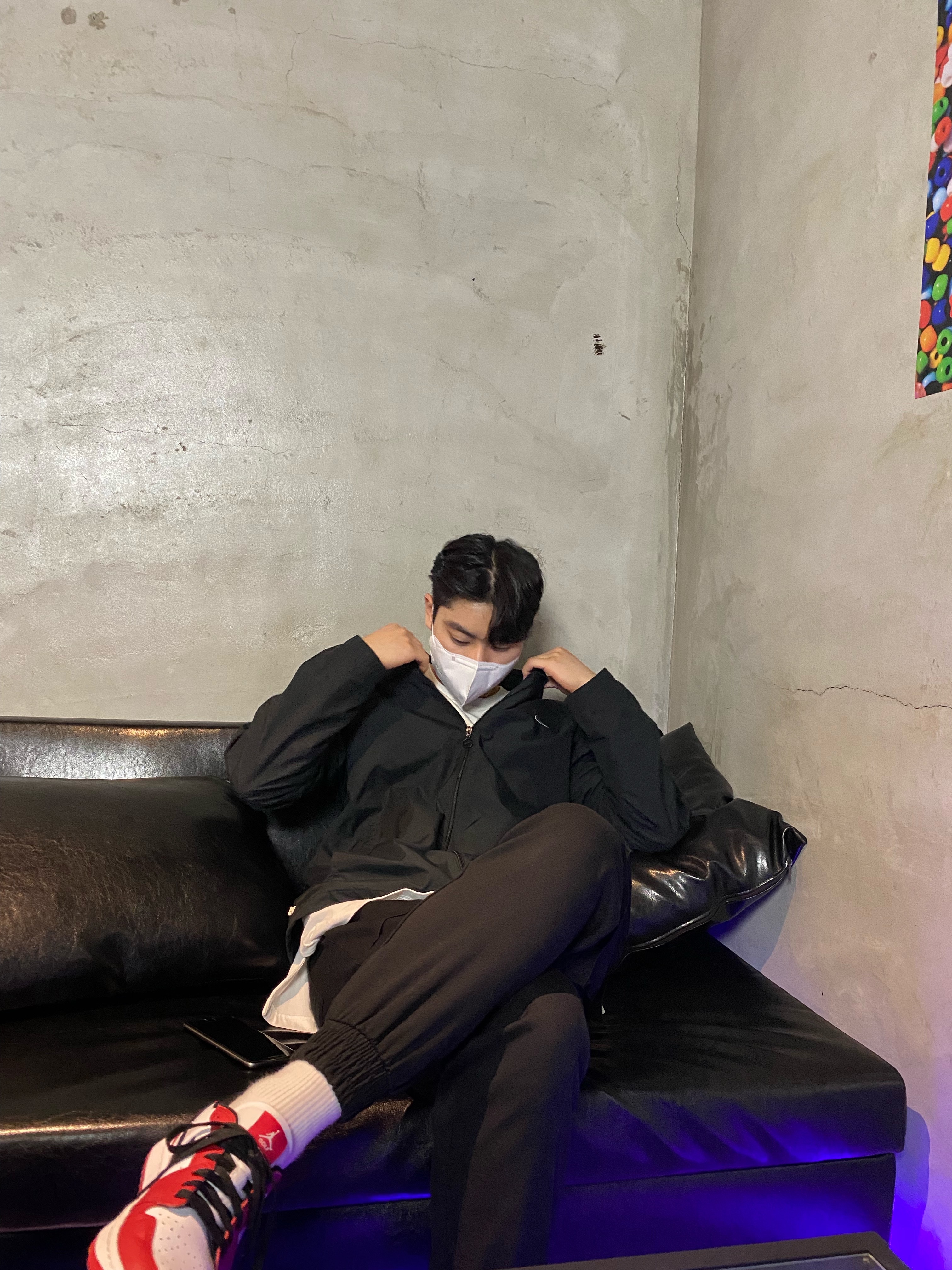 Jordan 1 Low Golf Chicago, Nike NRG Solo Swoosh Satin Bomber Jacket Black Doll - Asia 착용 스타일 - 1
