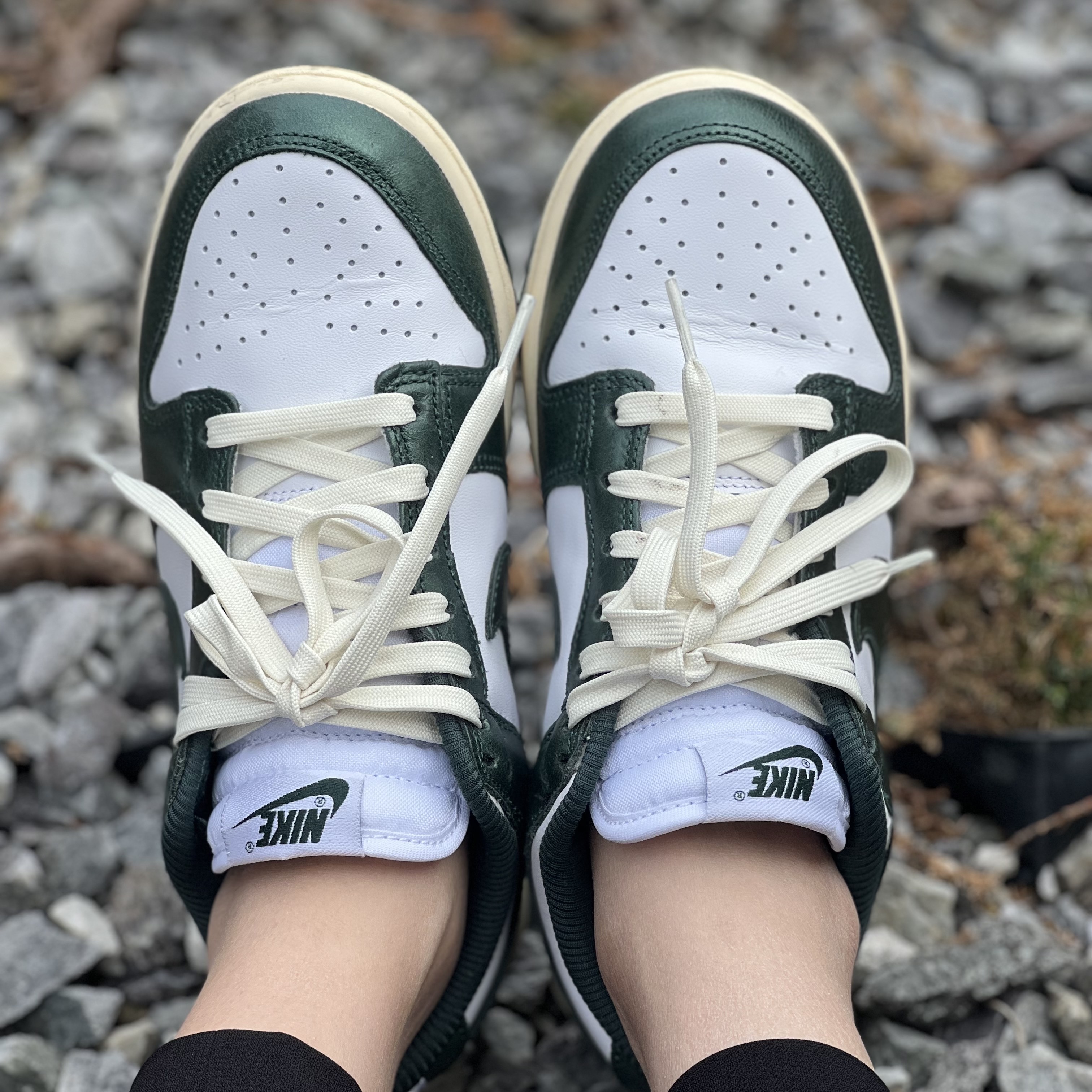 (W) Nike Dunk Low Vintage Green 착용 스타일