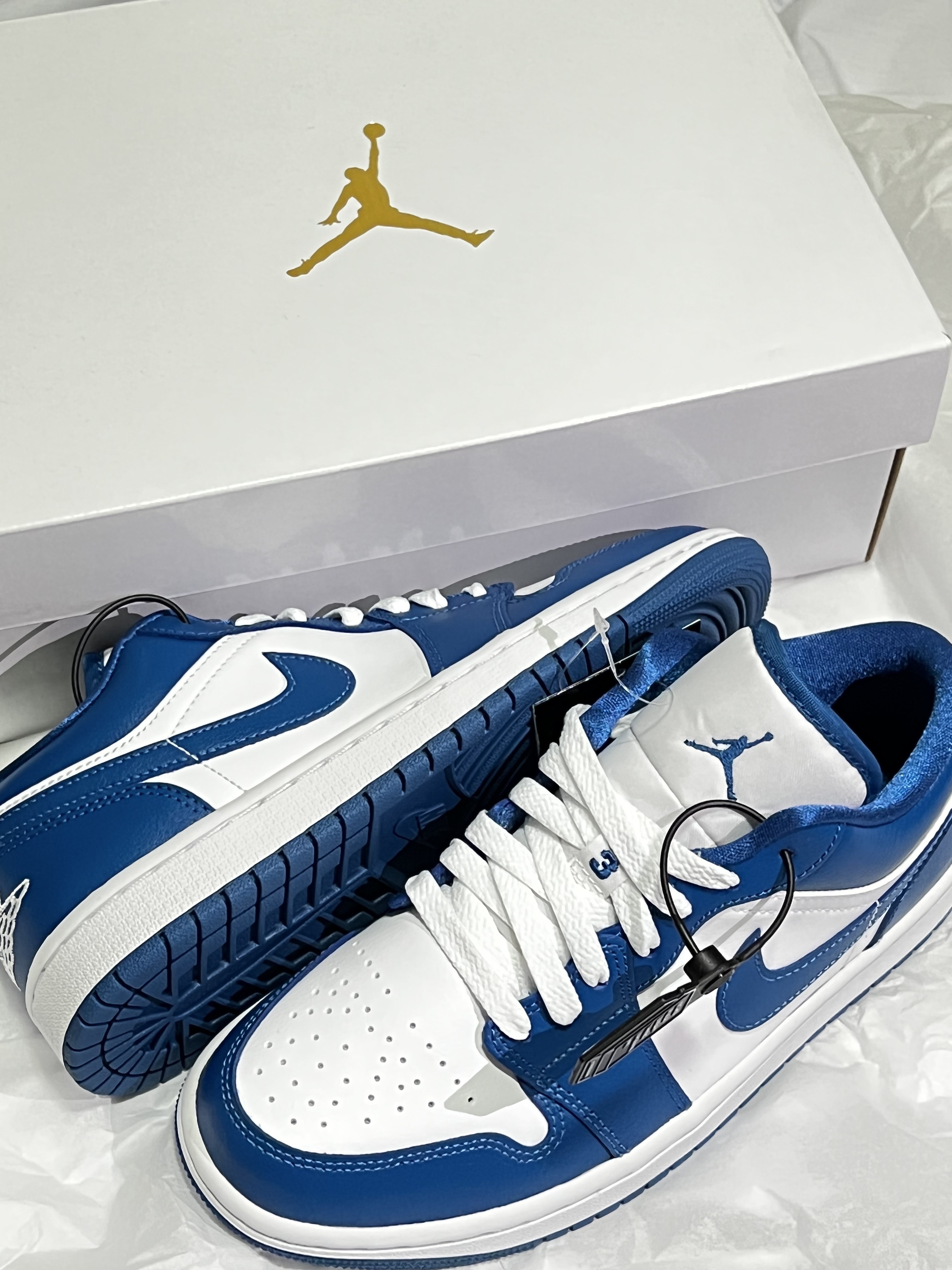 (W) Jordan 1 Low White Dark Marina Blue 착용 스타일